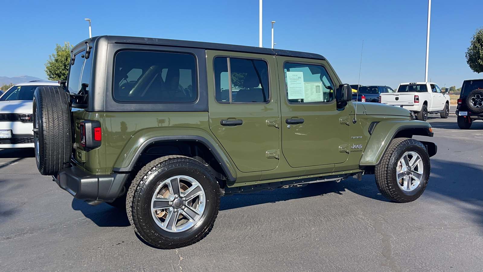 2023 Jeep Wrangler Sahara 3