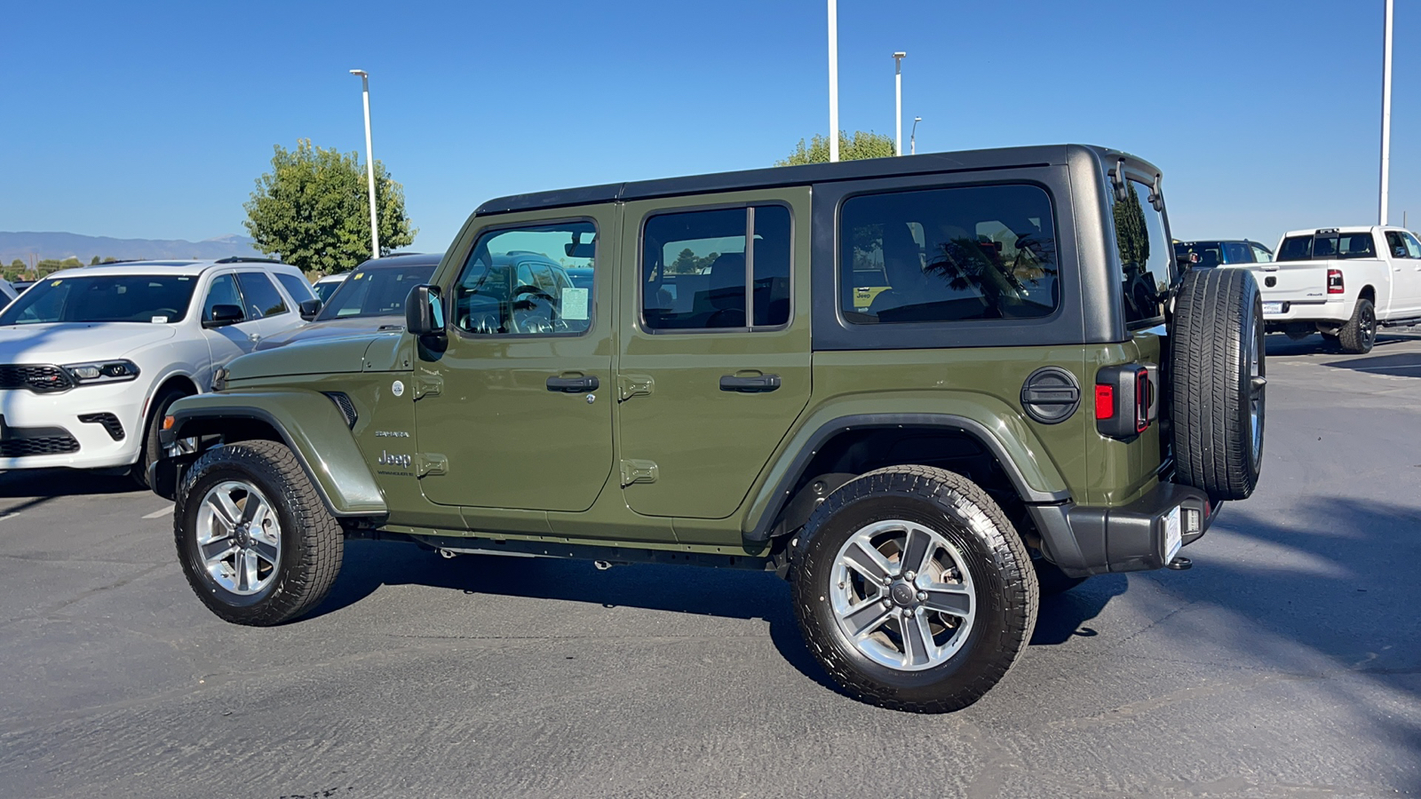 2023 Jeep Wrangler Sahara 5