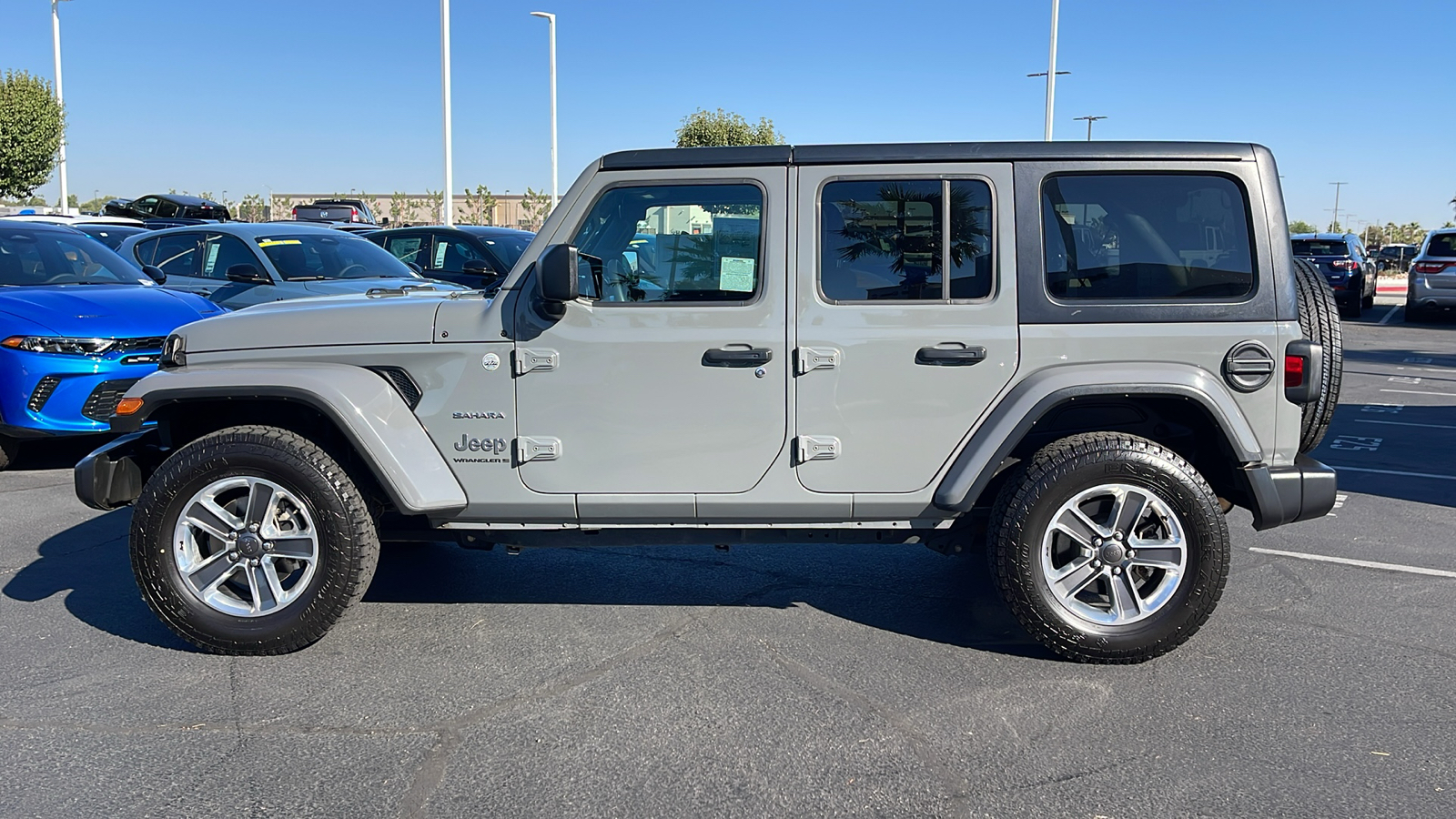 2023 Jeep Wrangler Sahara 6