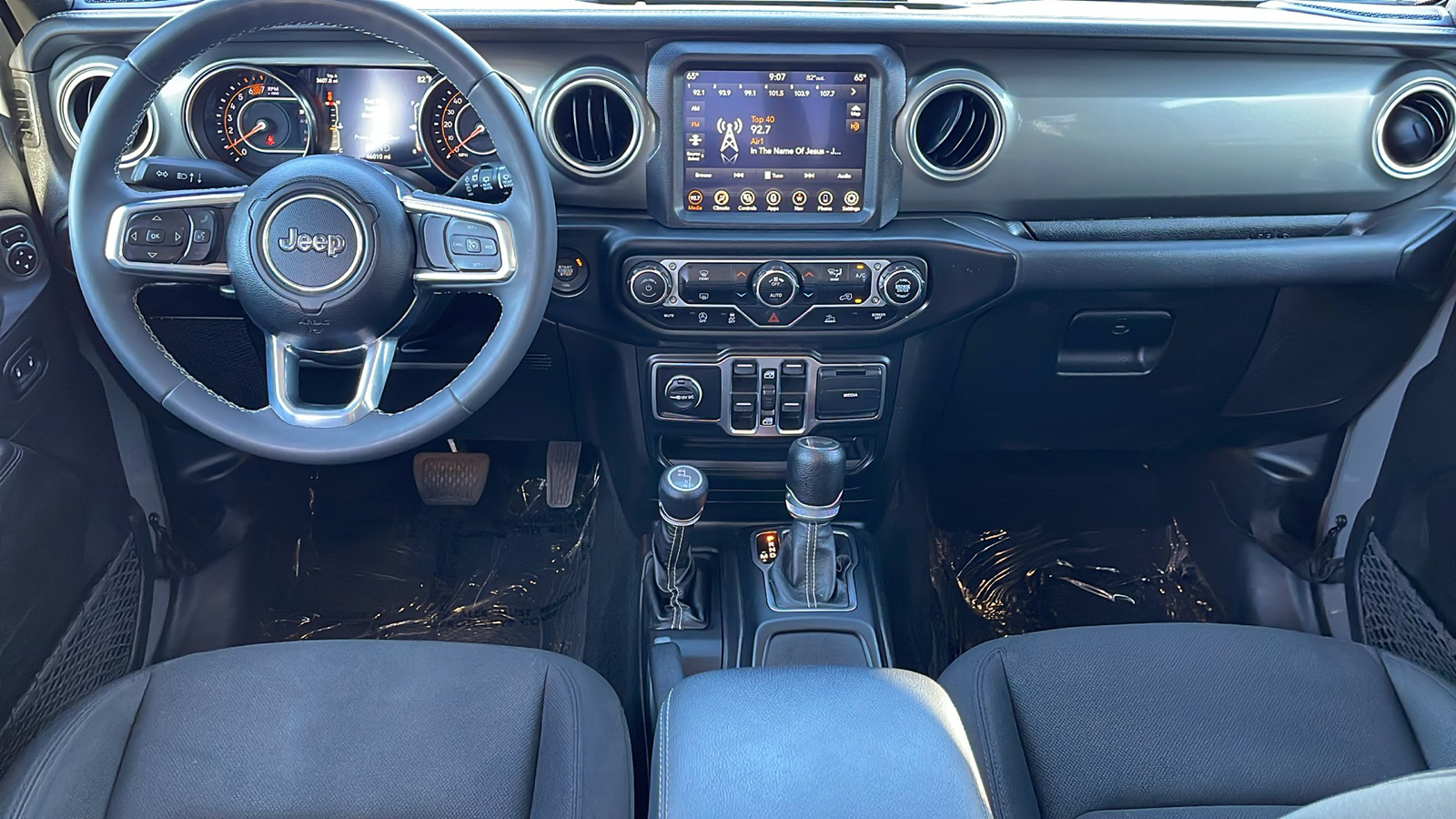 2023 Jeep Wrangler Sahara 15