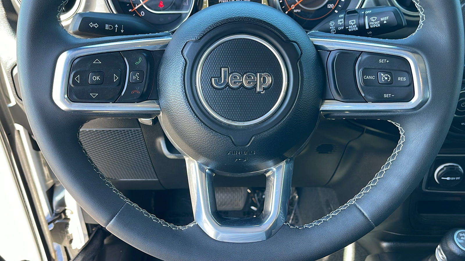 2023 Jeep Wrangler Sahara 21