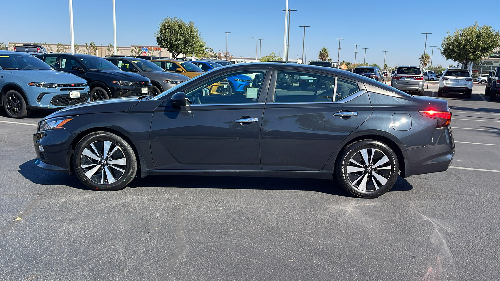 2021 Nissan Altima 2.5 SV 6