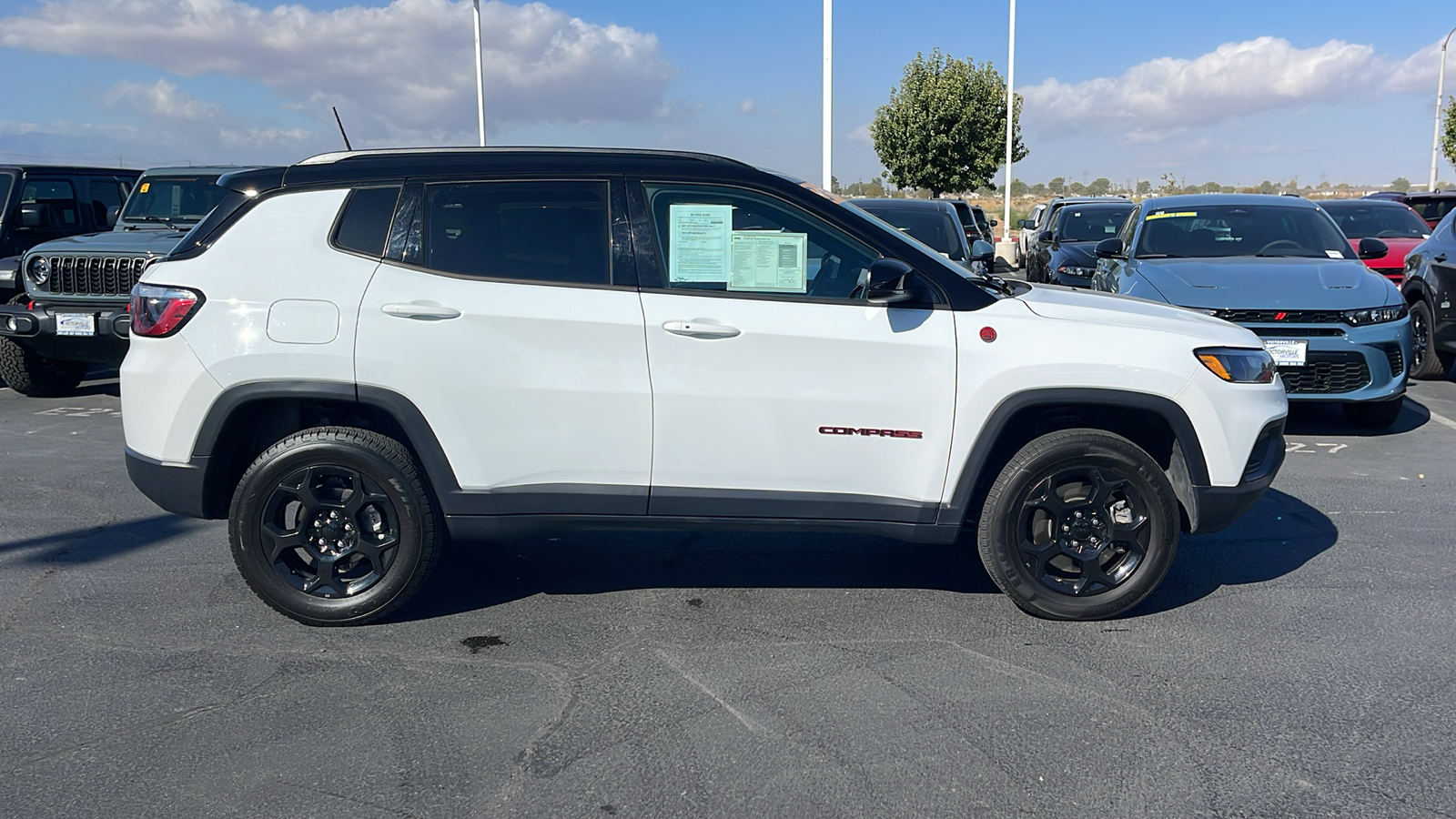 2023 Jeep Compass Trailhawk 2