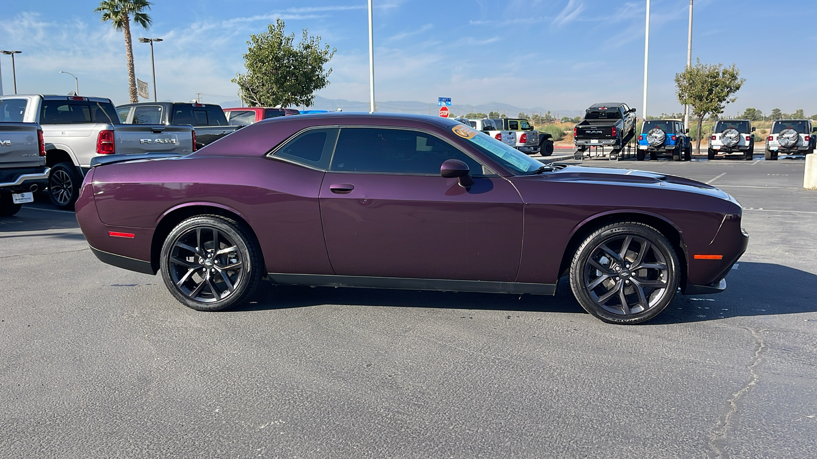 2022 Dodge Challenger SXT 2