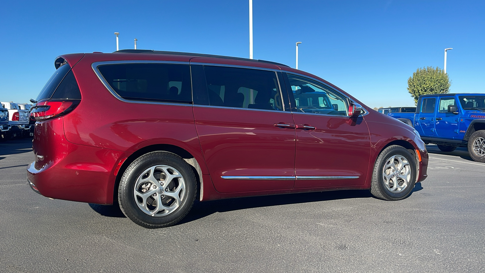 2022 Chrysler Pacifica Limited 3