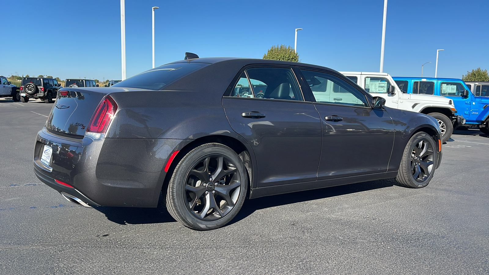 2023 Chrysler 300 S 3