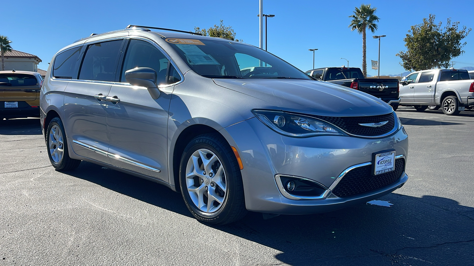 2020 Chrysler Pacifica Touring L 1