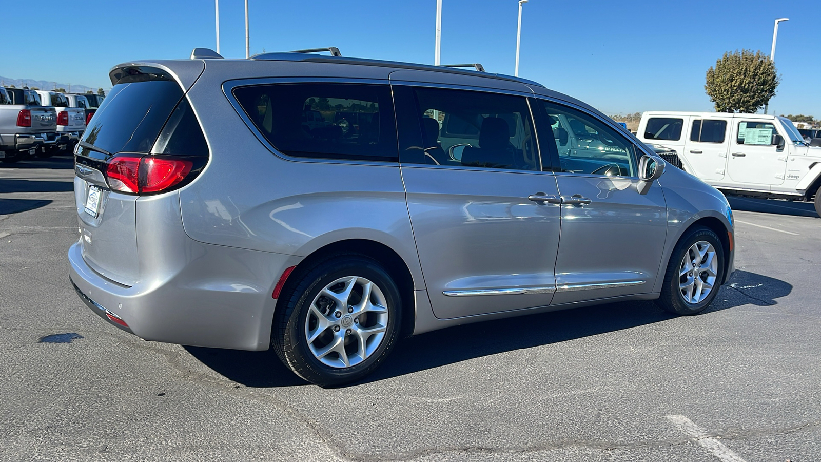 2020 Chrysler Pacifica Touring L 3