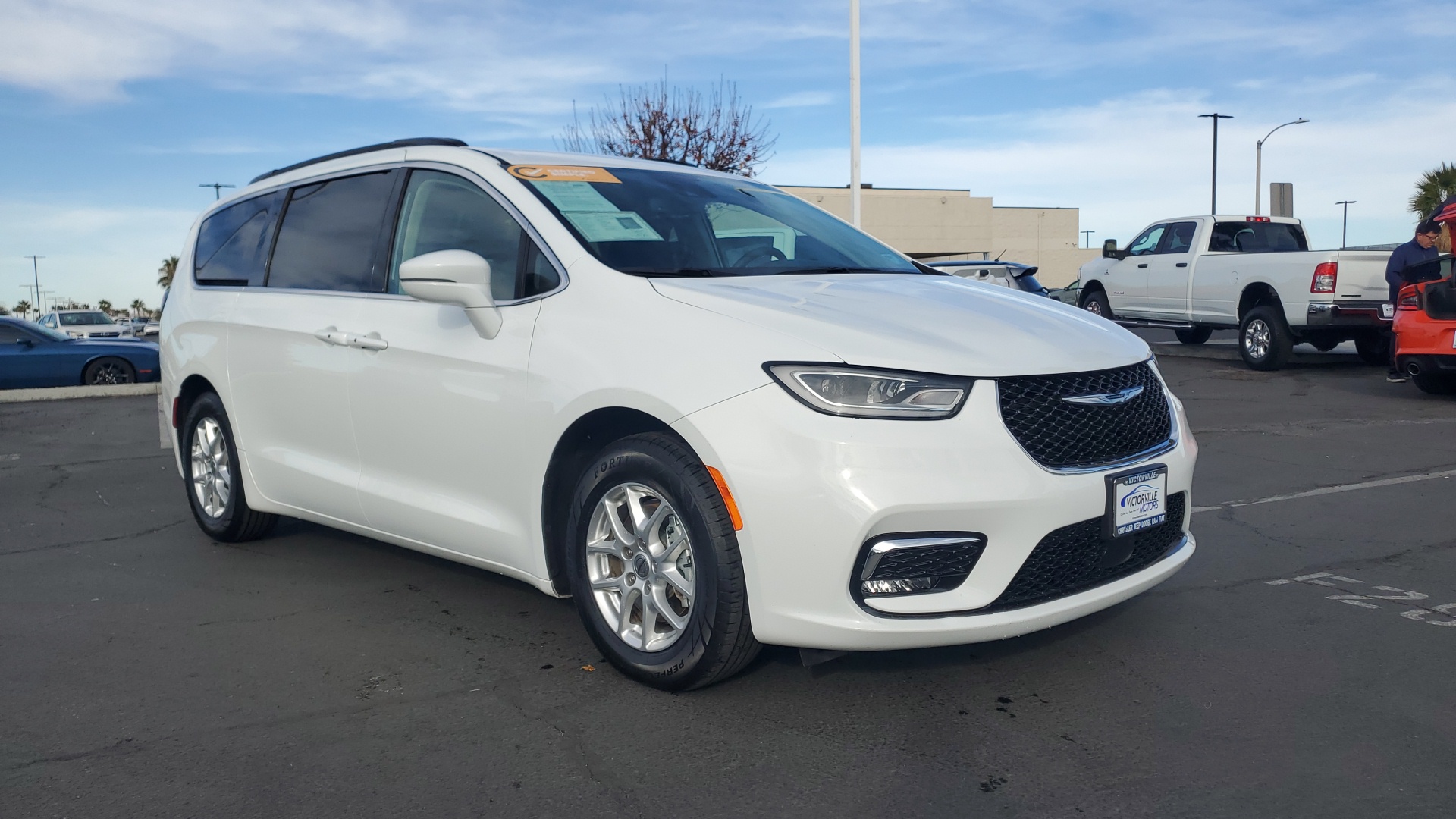 2022 Chrysler Pacifica Touring L 1