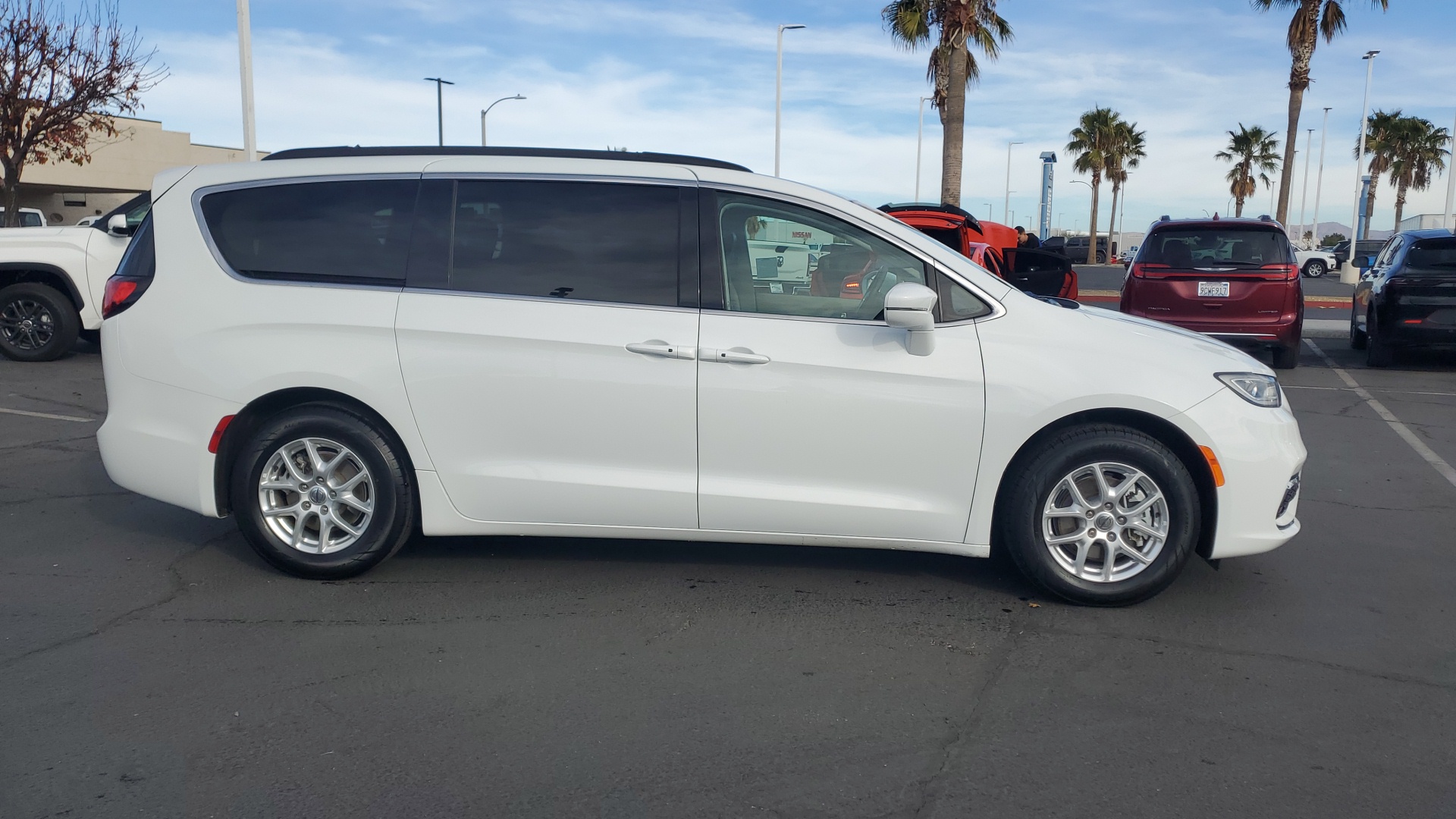 2022 Chrysler Pacifica Touring L 2