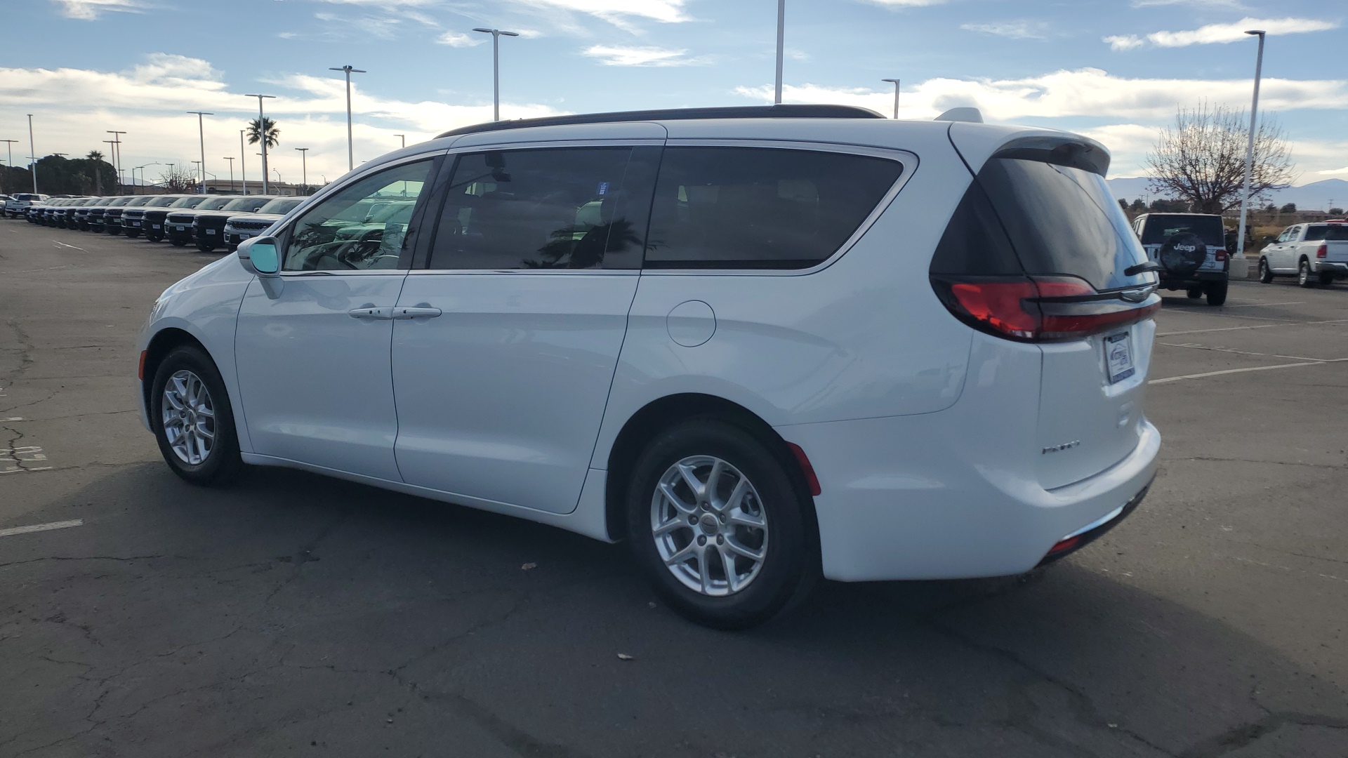 2022 Chrysler Pacifica Touring L 5