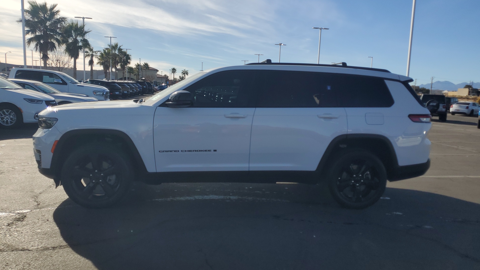 2023 Jeep Grand Cherokee L Laredo 6