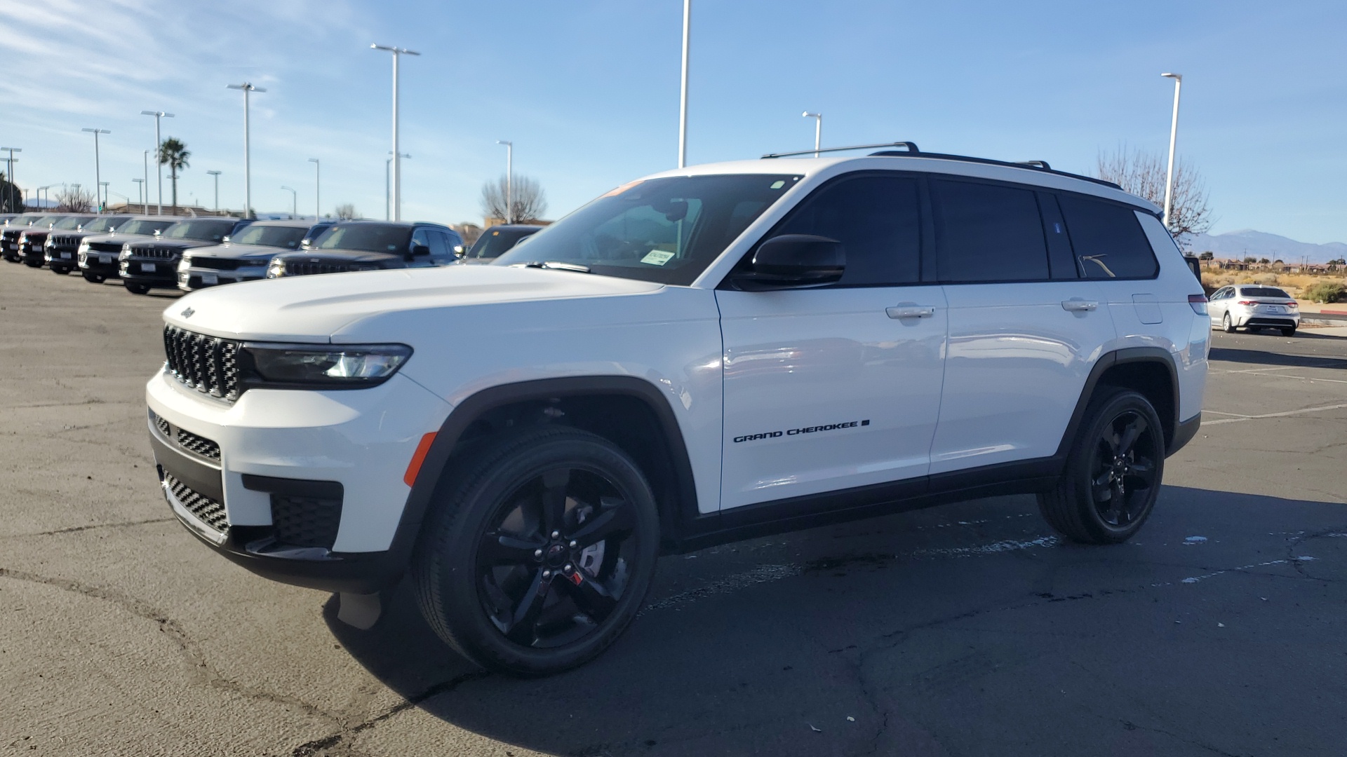 2023 Jeep Grand Cherokee L Laredo 7