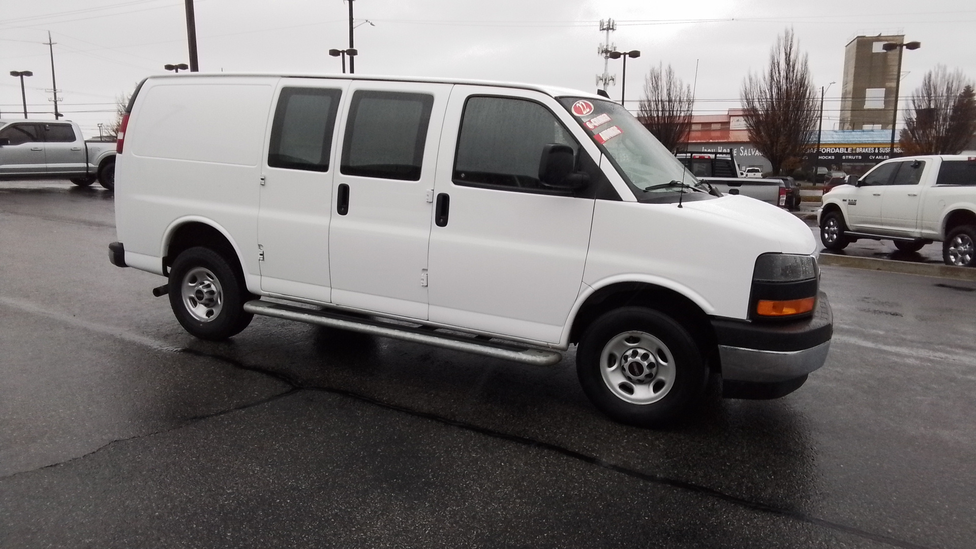 2022 GMC Savana Cargo Van  1