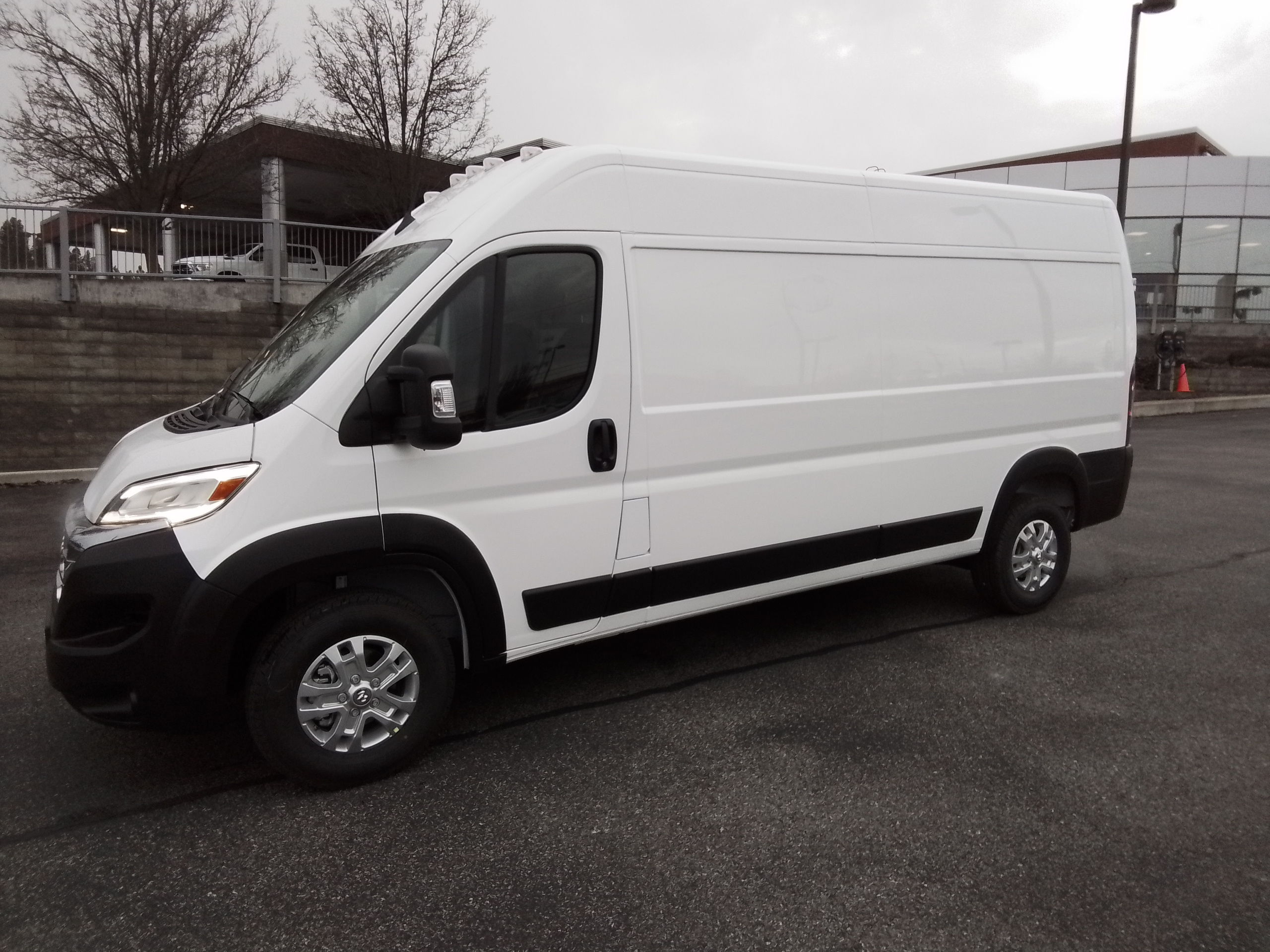 2024 Ram ProMaster Cargo Van SLT 3