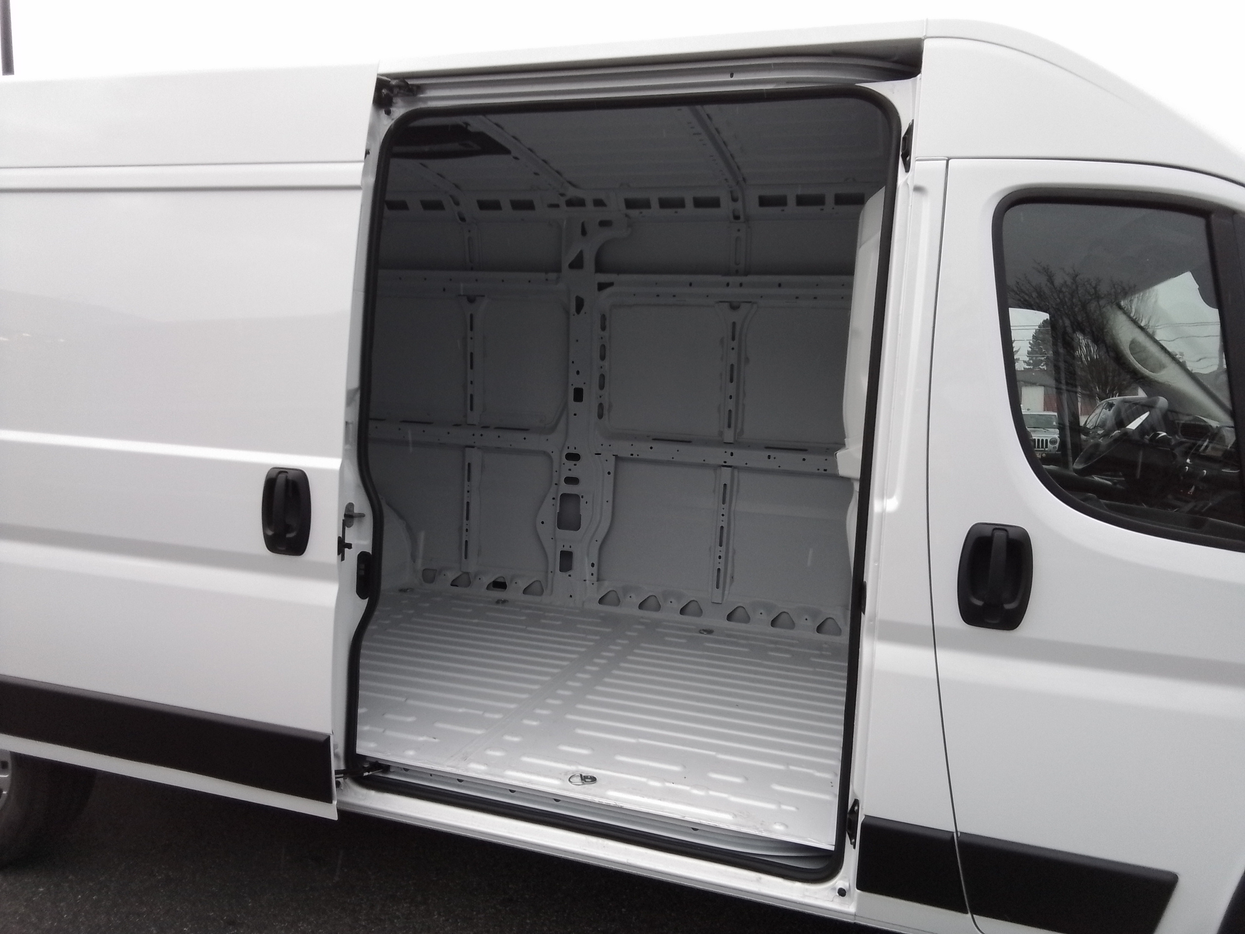 2024 Ram ProMaster Cargo Van SLT 8