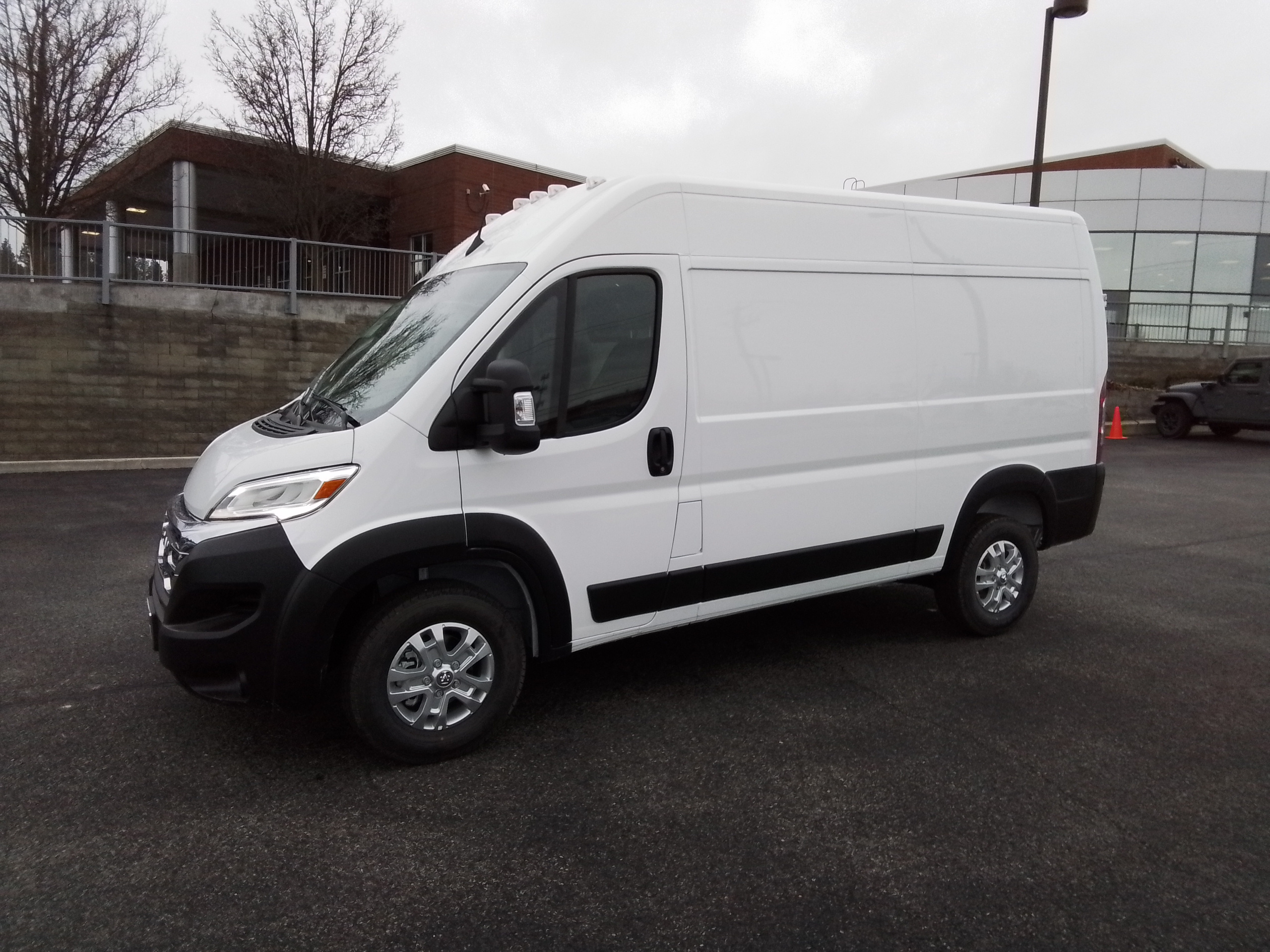 2024 Ram ProMaster Cargo Van SLT 3