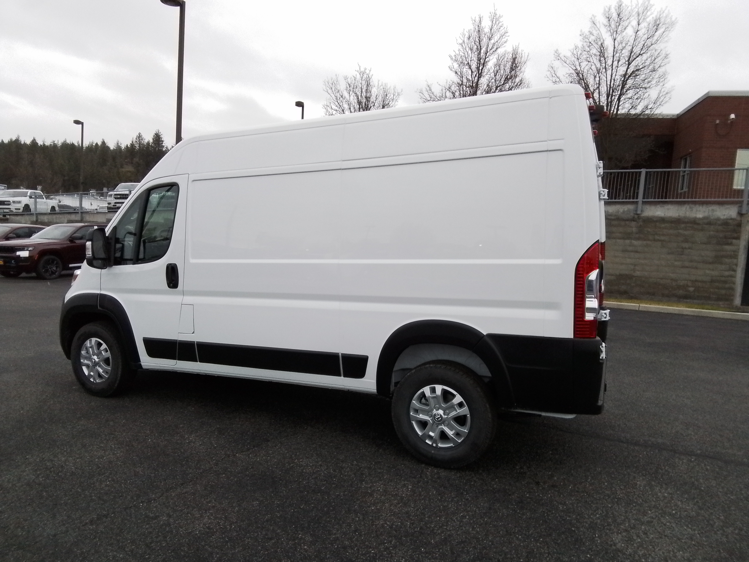 2024 Ram ProMaster Cargo Van SLT 4