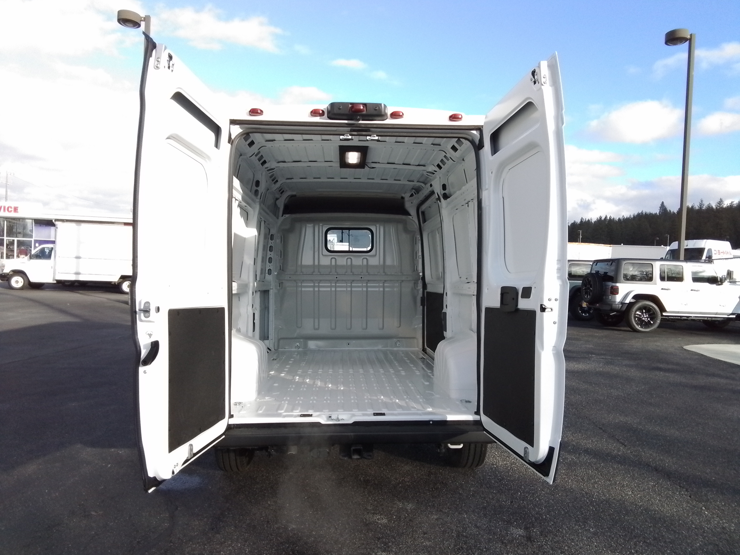 2024 Ram ProMaster Cargo Van Tradesman 6