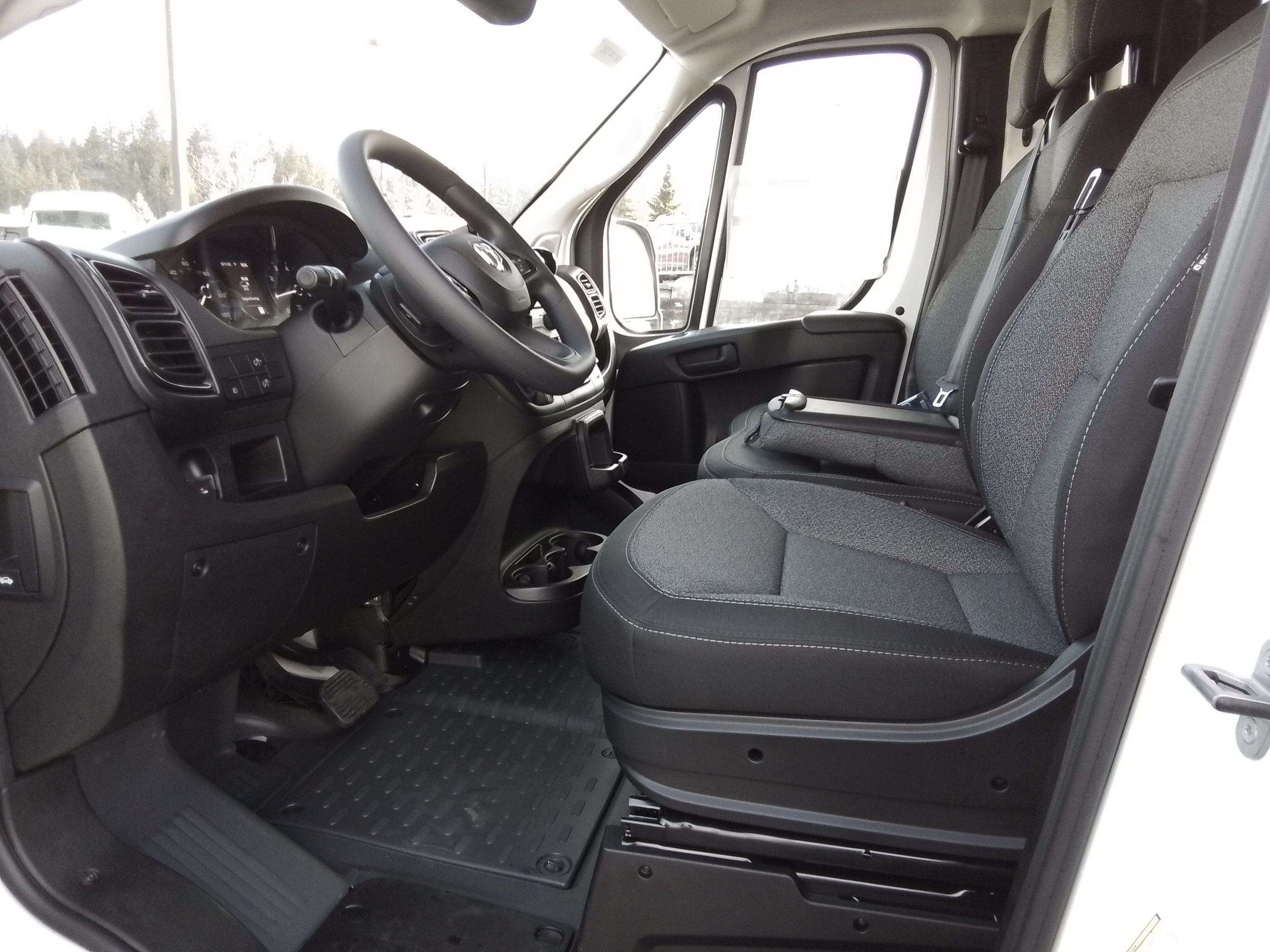 2024 Ram ProMaster Cargo Van Tradesman 11