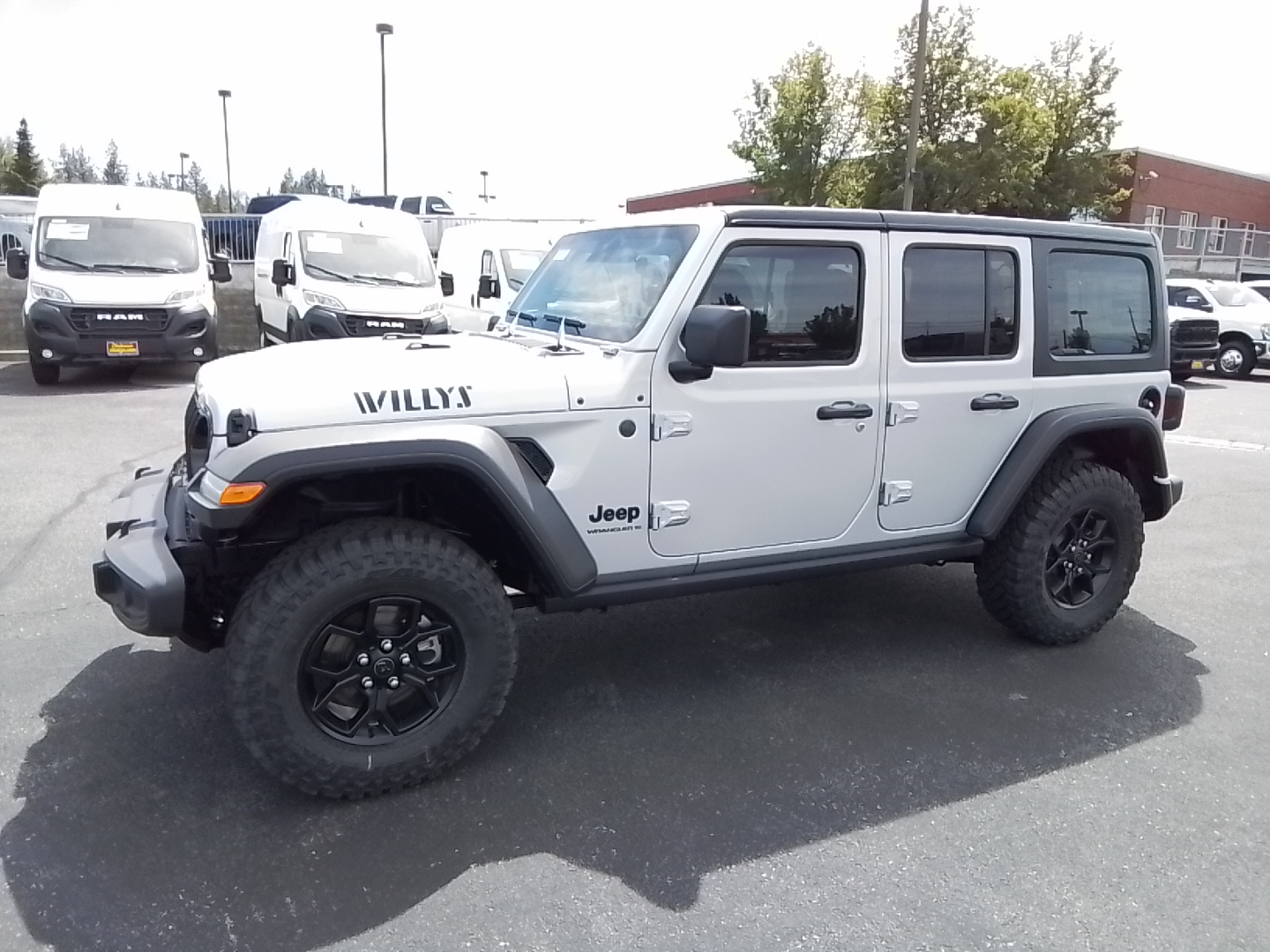 2024 Jeep Wrangler Willys 3