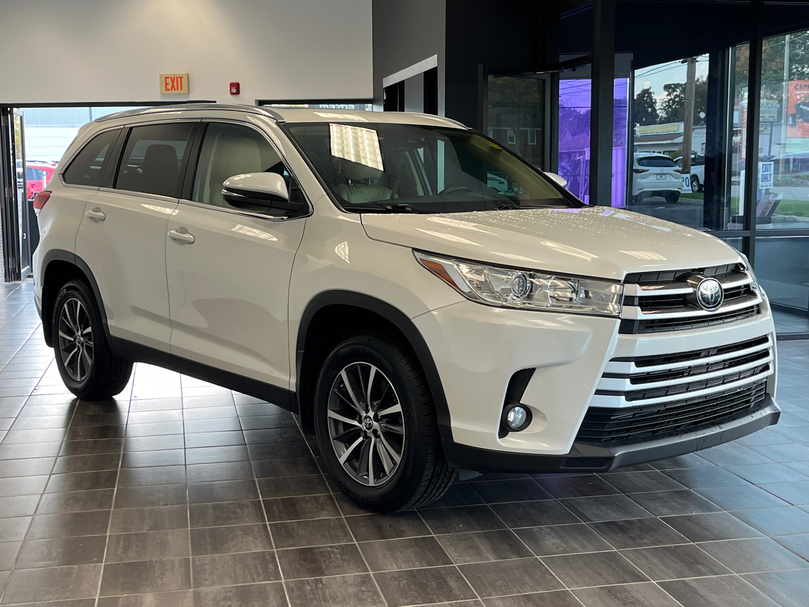 2019 Toyota Highlander XLE 1