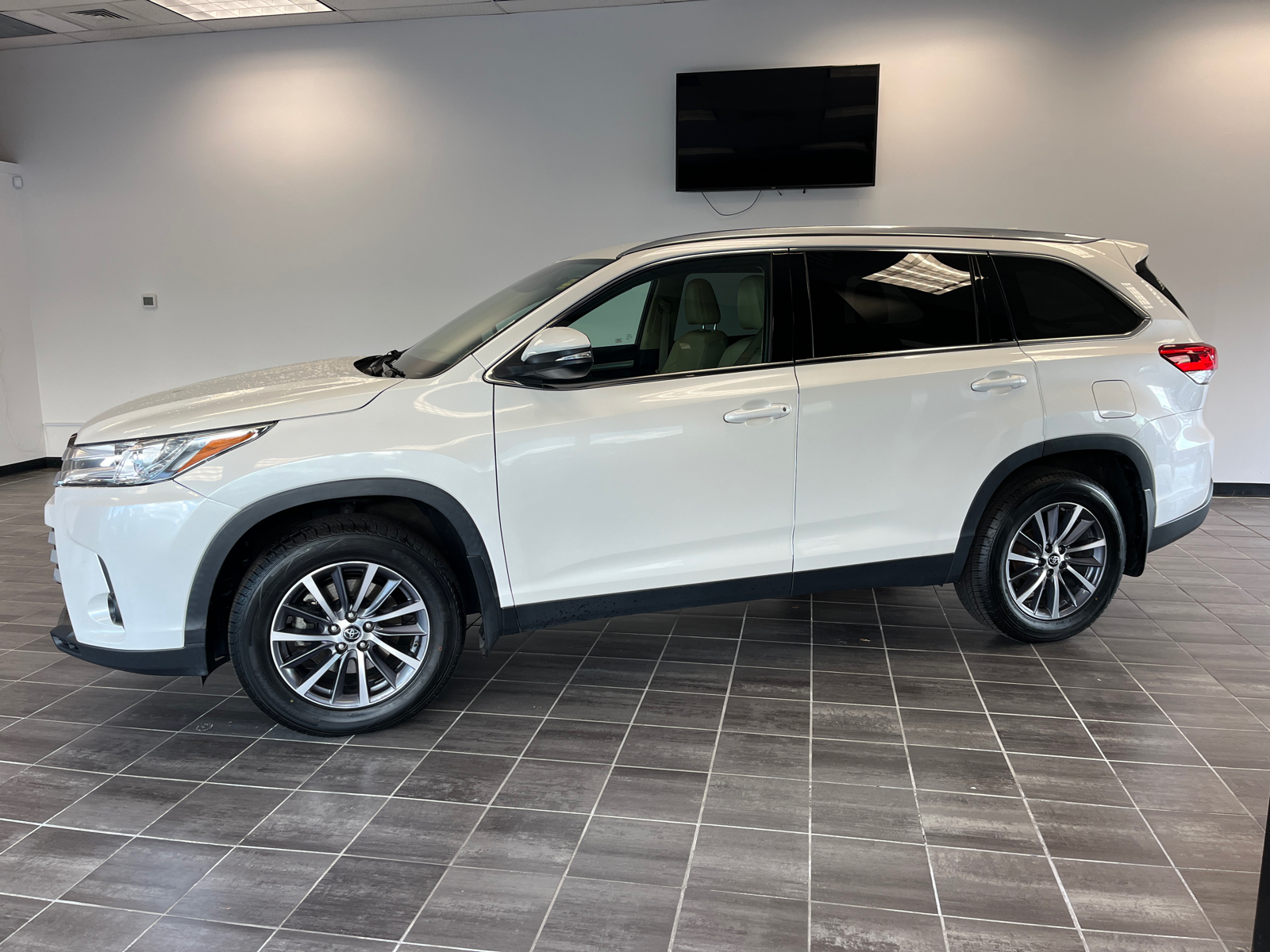 2019 Toyota Highlander XLE 6