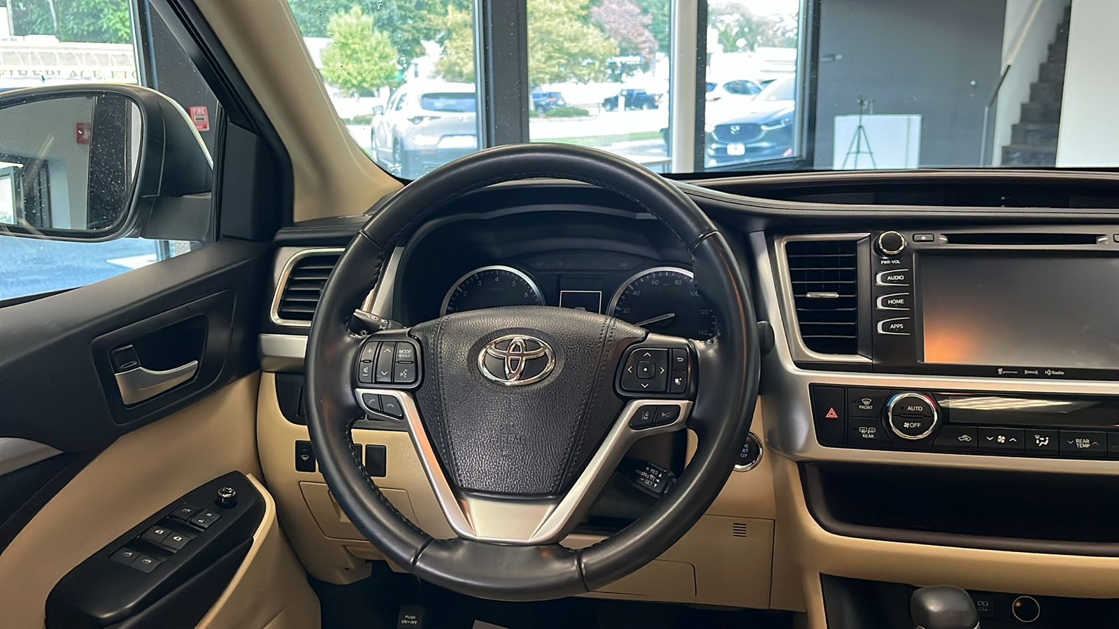 2019 Toyota Highlander XLE 25