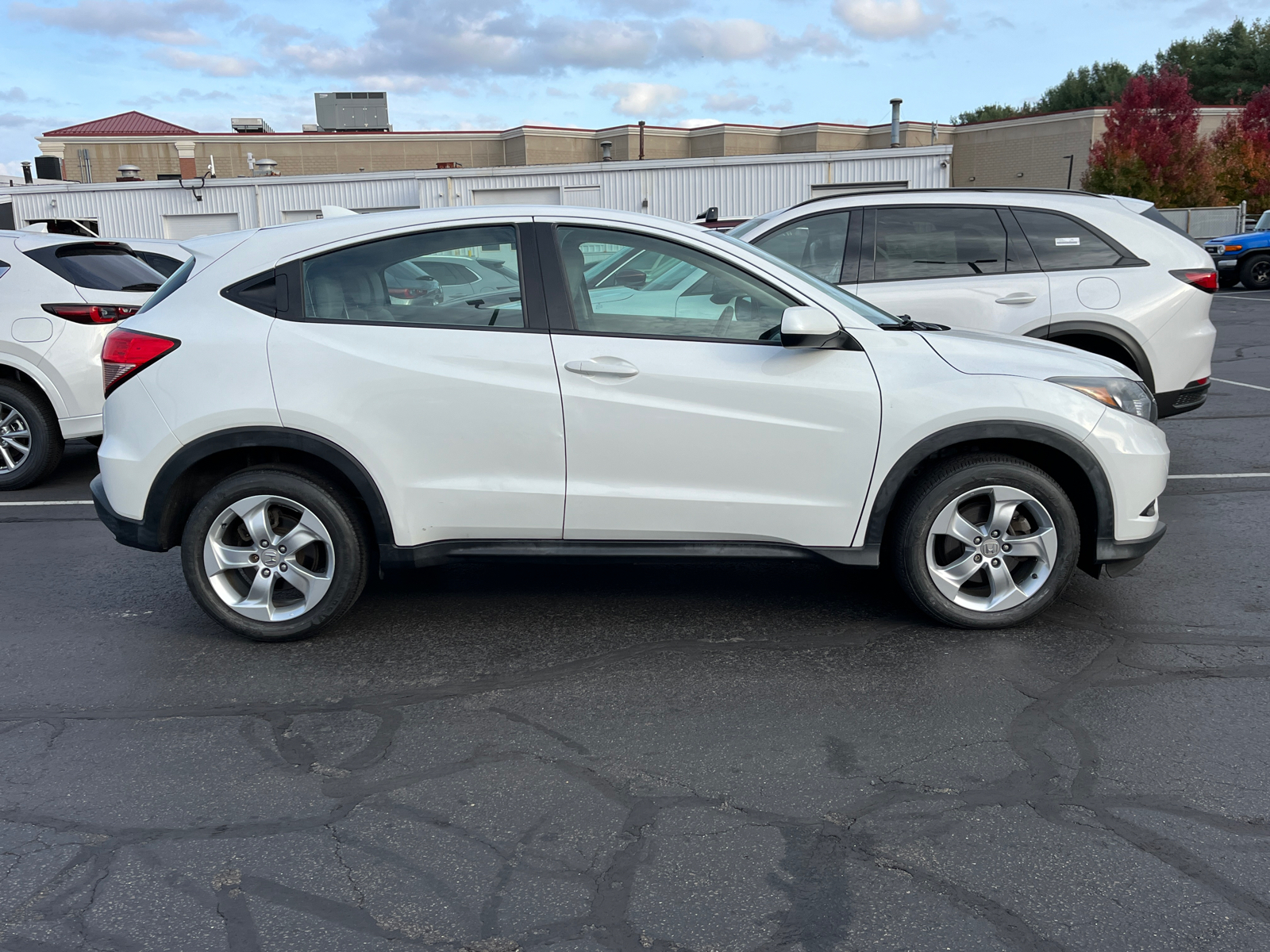 2016 Honda HR-V LX 2