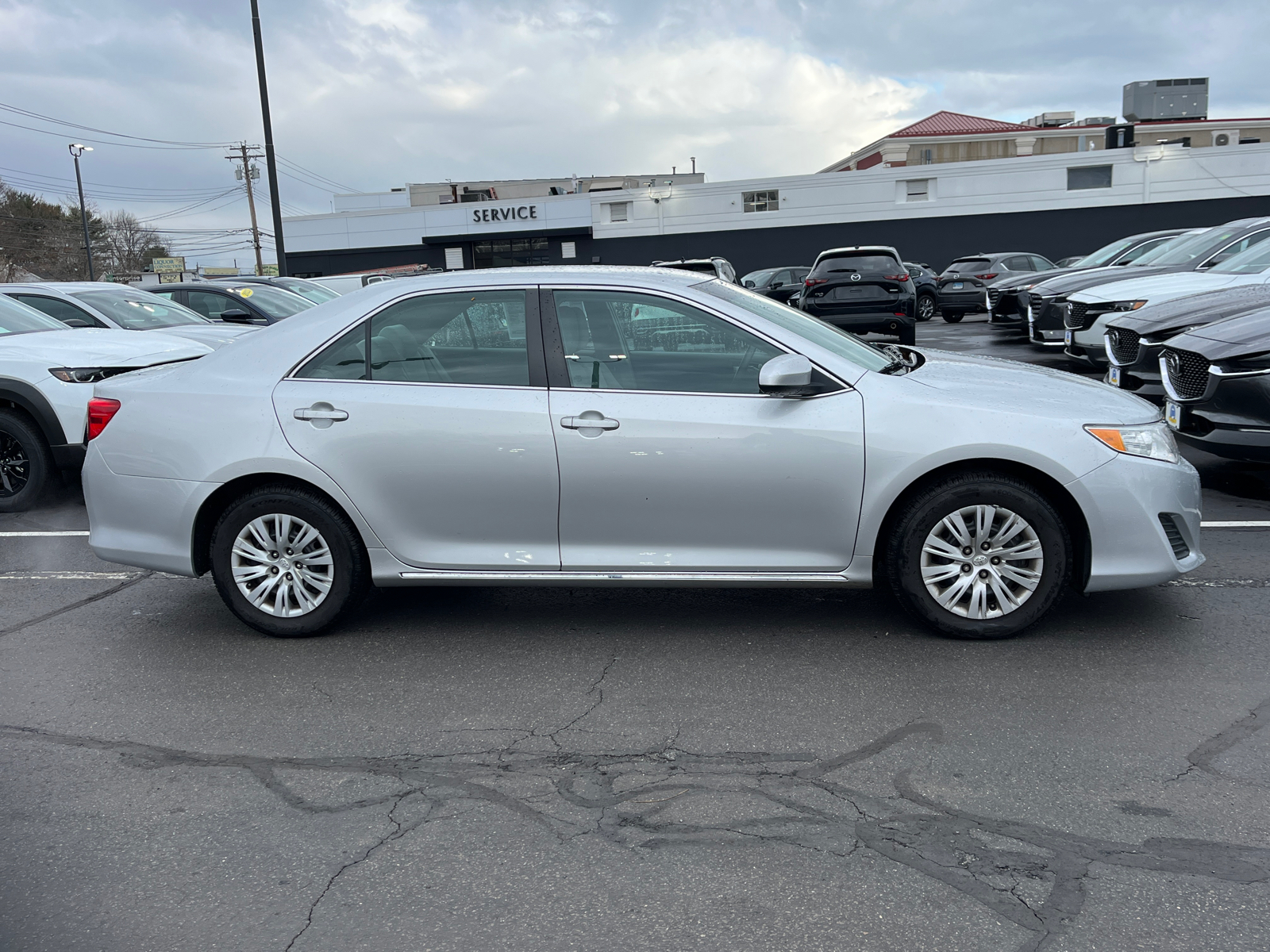 2013 Toyota Camry LE 2