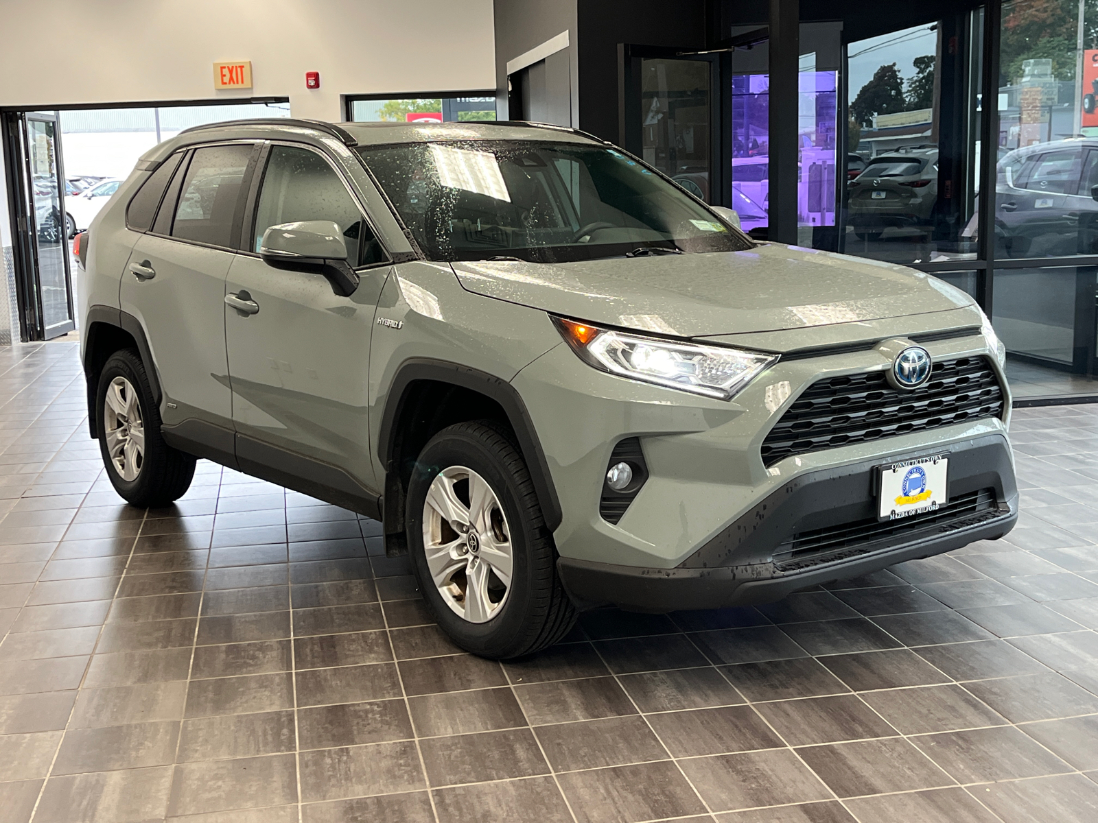 2021 Toyota RAV4 Hybrid XLE 1