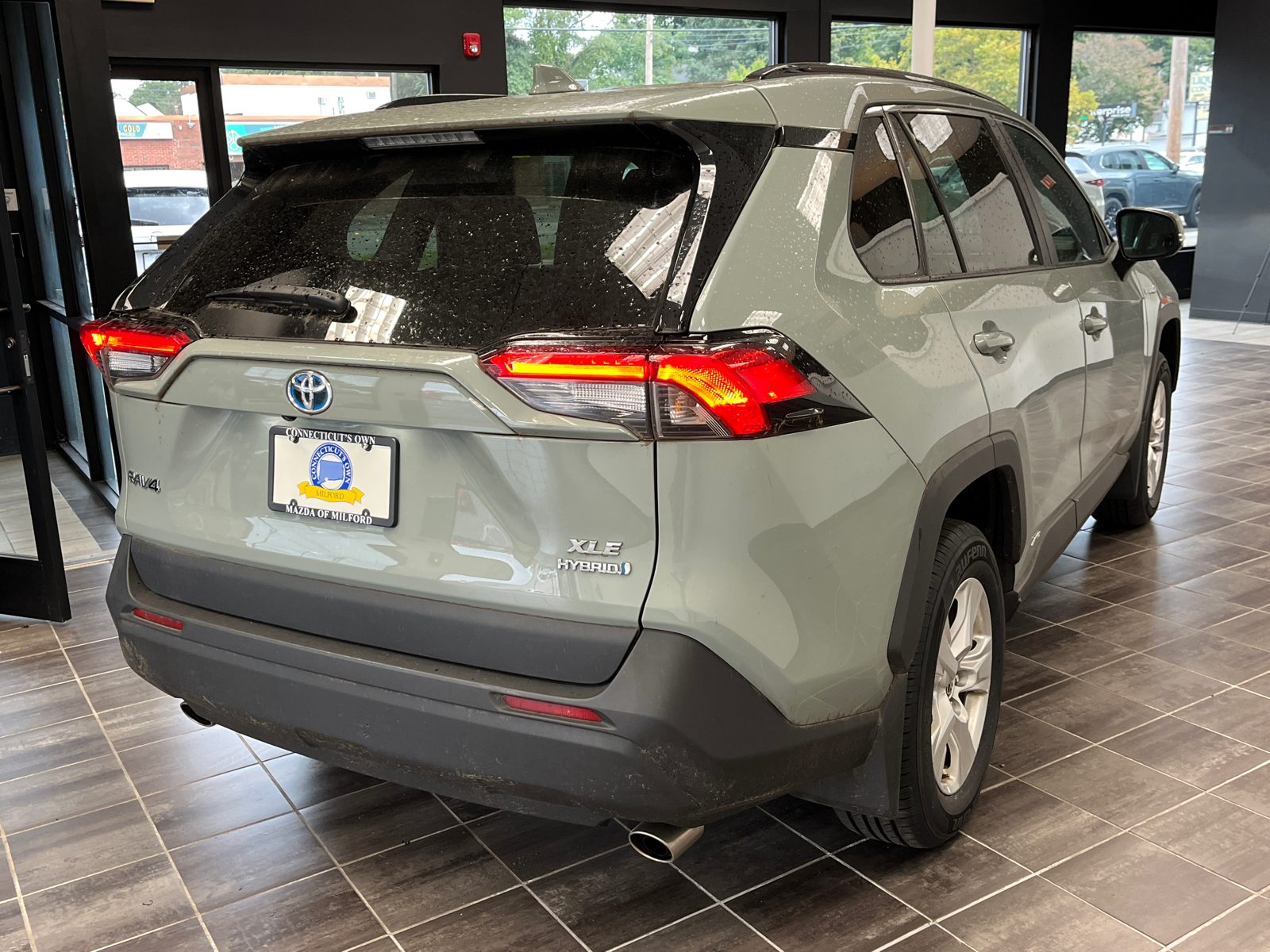 2021 Toyota RAV4 Hybrid XLE 3