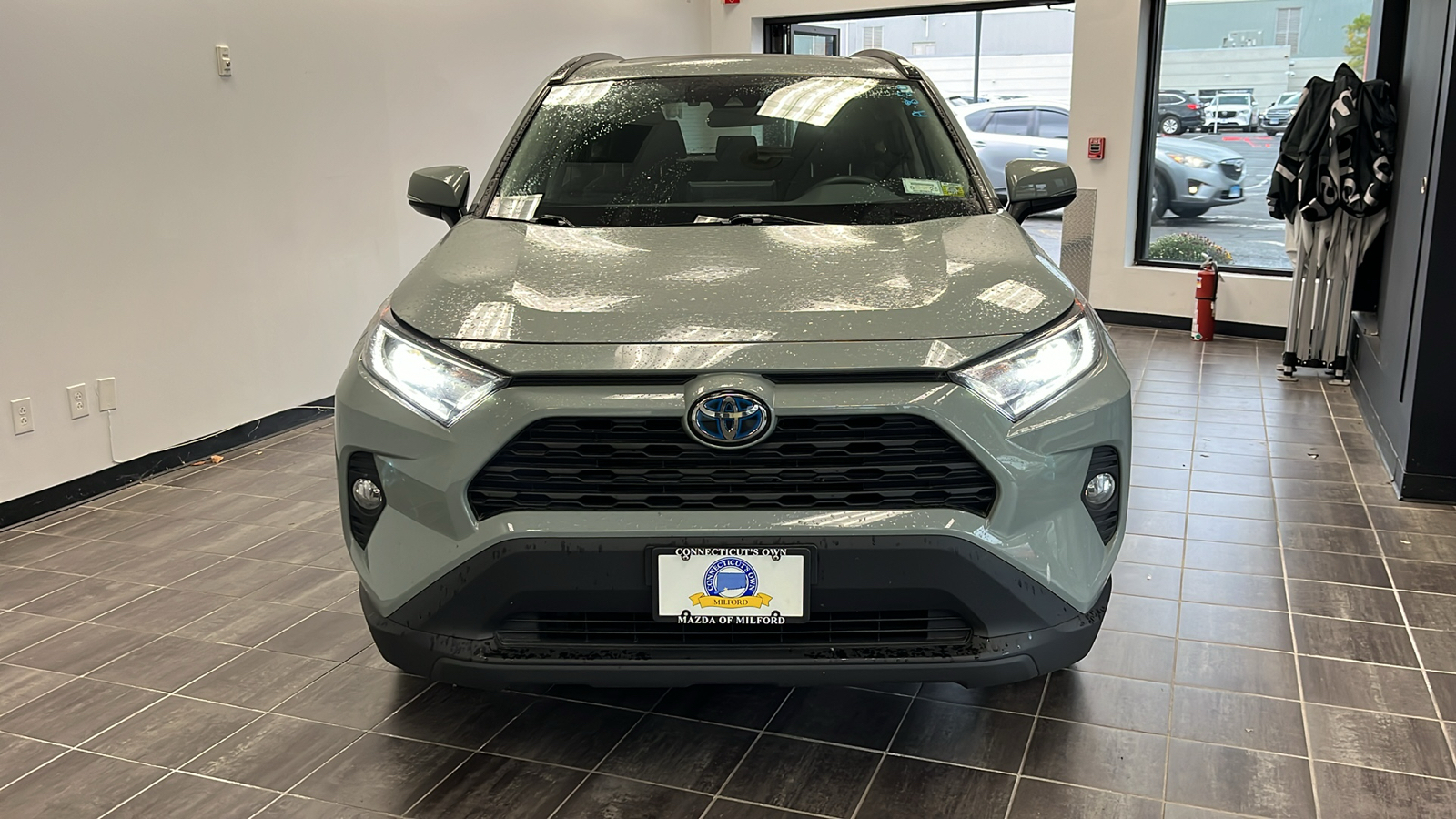 2021 Toyota RAV4 Hybrid XLE 8