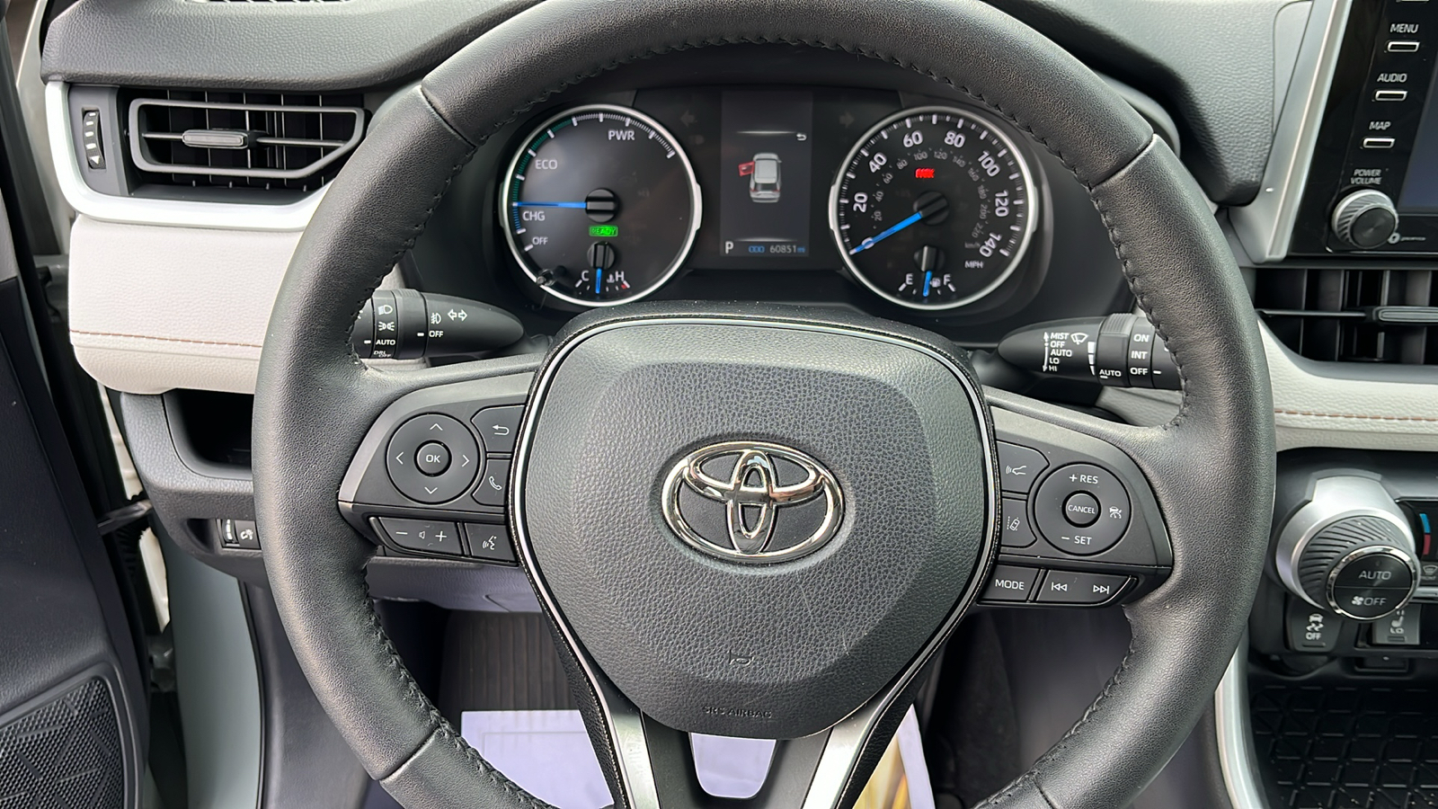 2021 Toyota RAV4 Hybrid XLE 13