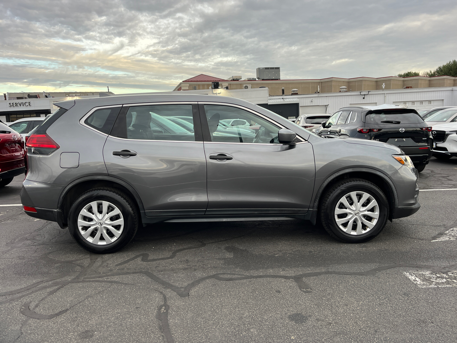 2017 Nissan Rogue S 2