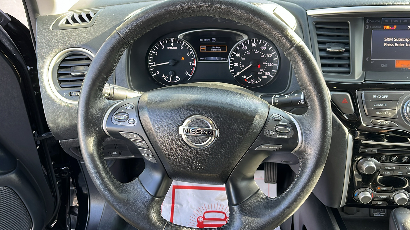 2020 Nissan Pathfinder SV 13
