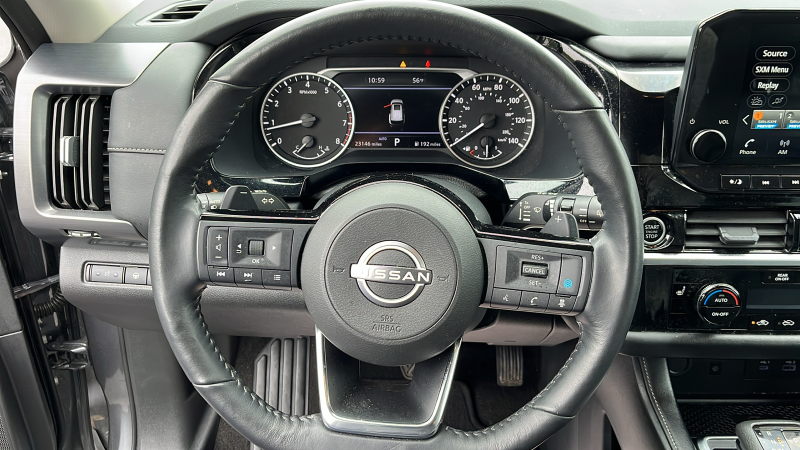 2023 Nissan Pathfinder SL 13