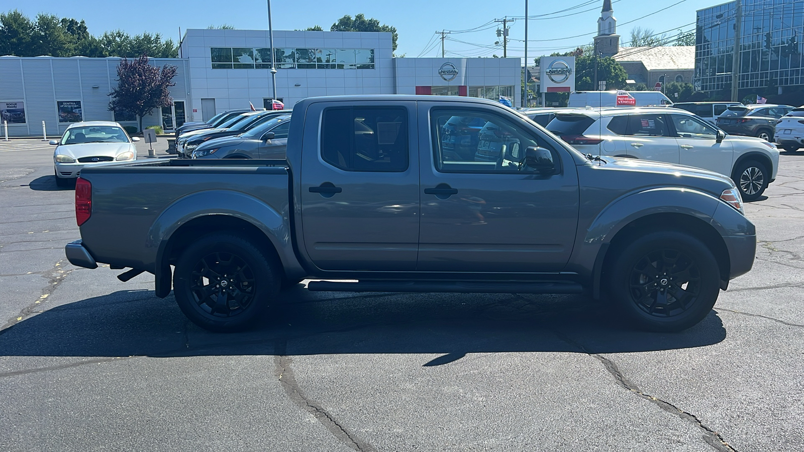 2021 Nissan Frontier SV 2