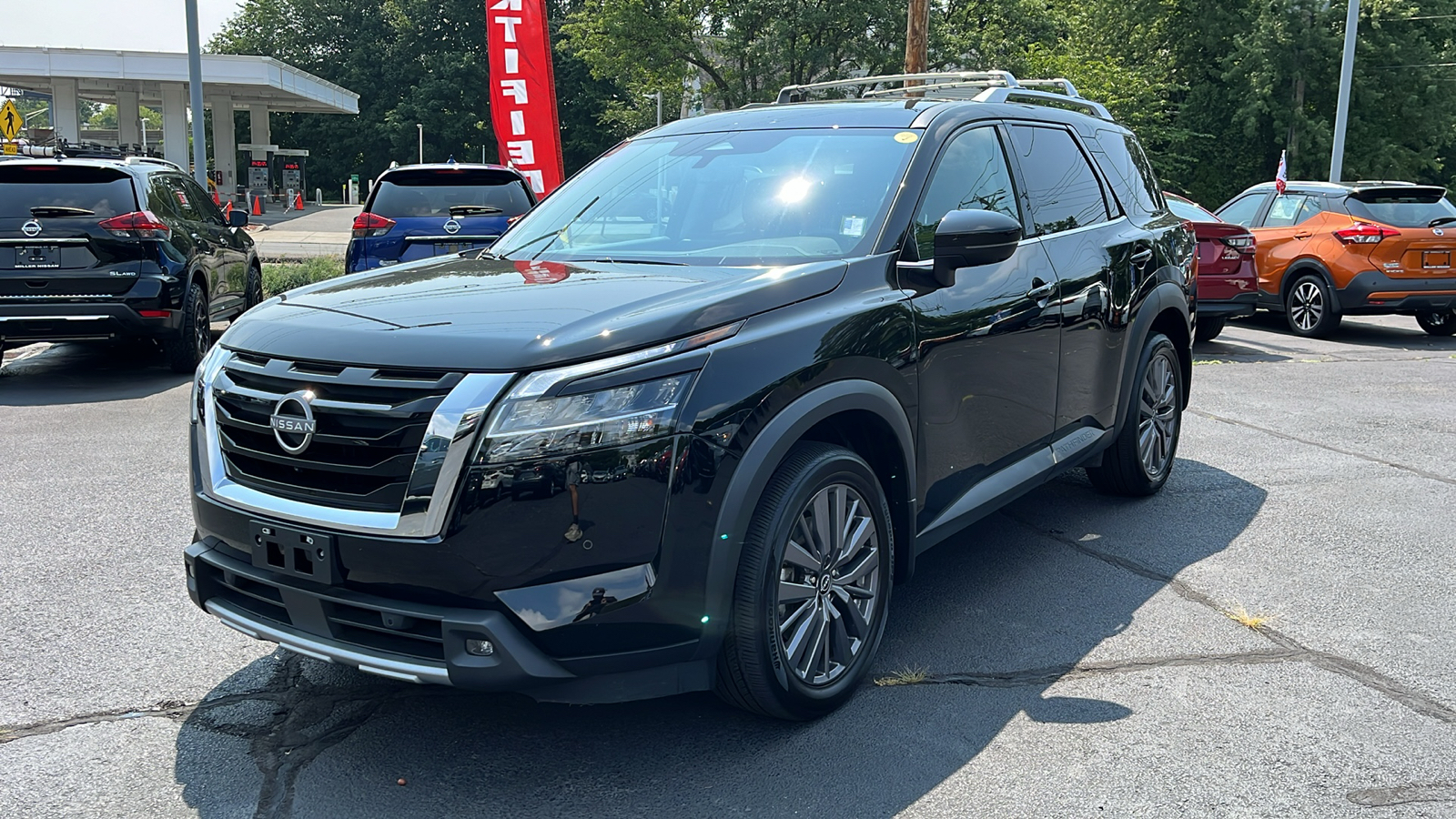 2023 Nissan Pathfinder SL 7