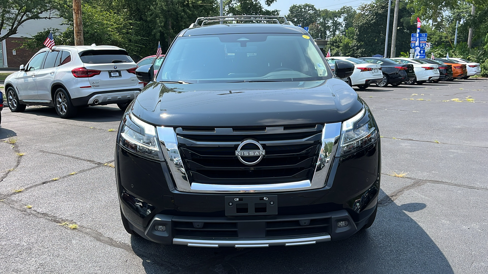 2023 Nissan Pathfinder SL 8