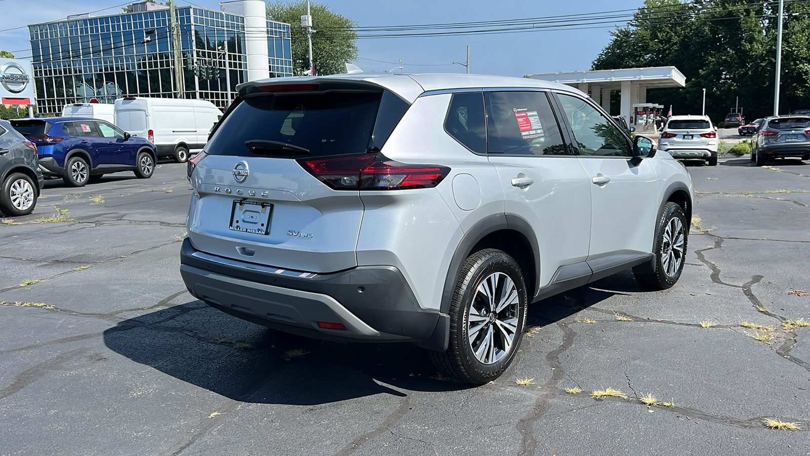 2021 Nissan Rogue SV 3