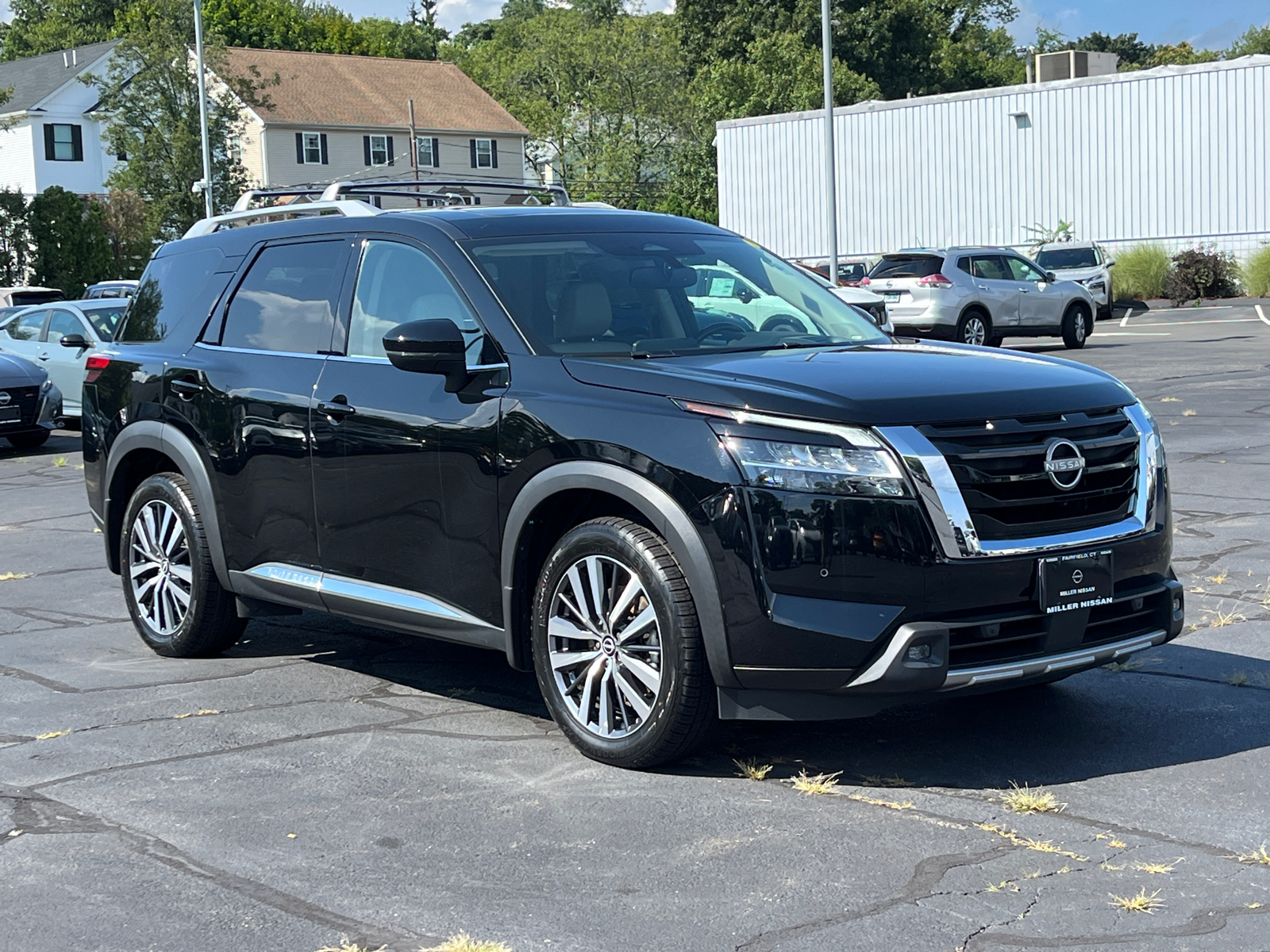 2022 Nissan Pathfinder Platinum 1