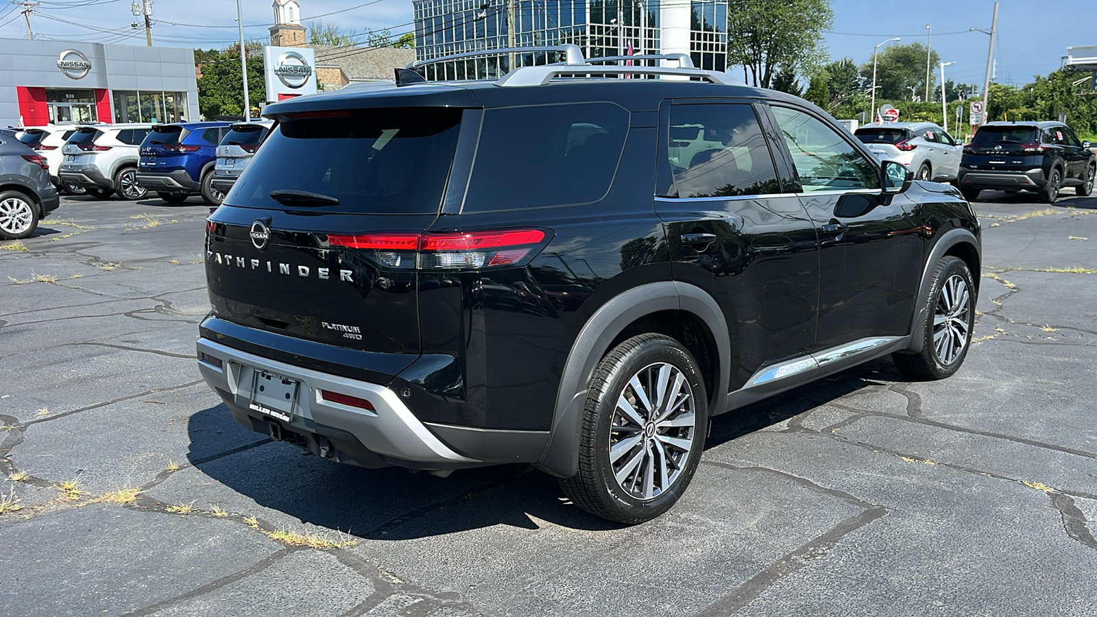 2022 Nissan Pathfinder Platinum 3