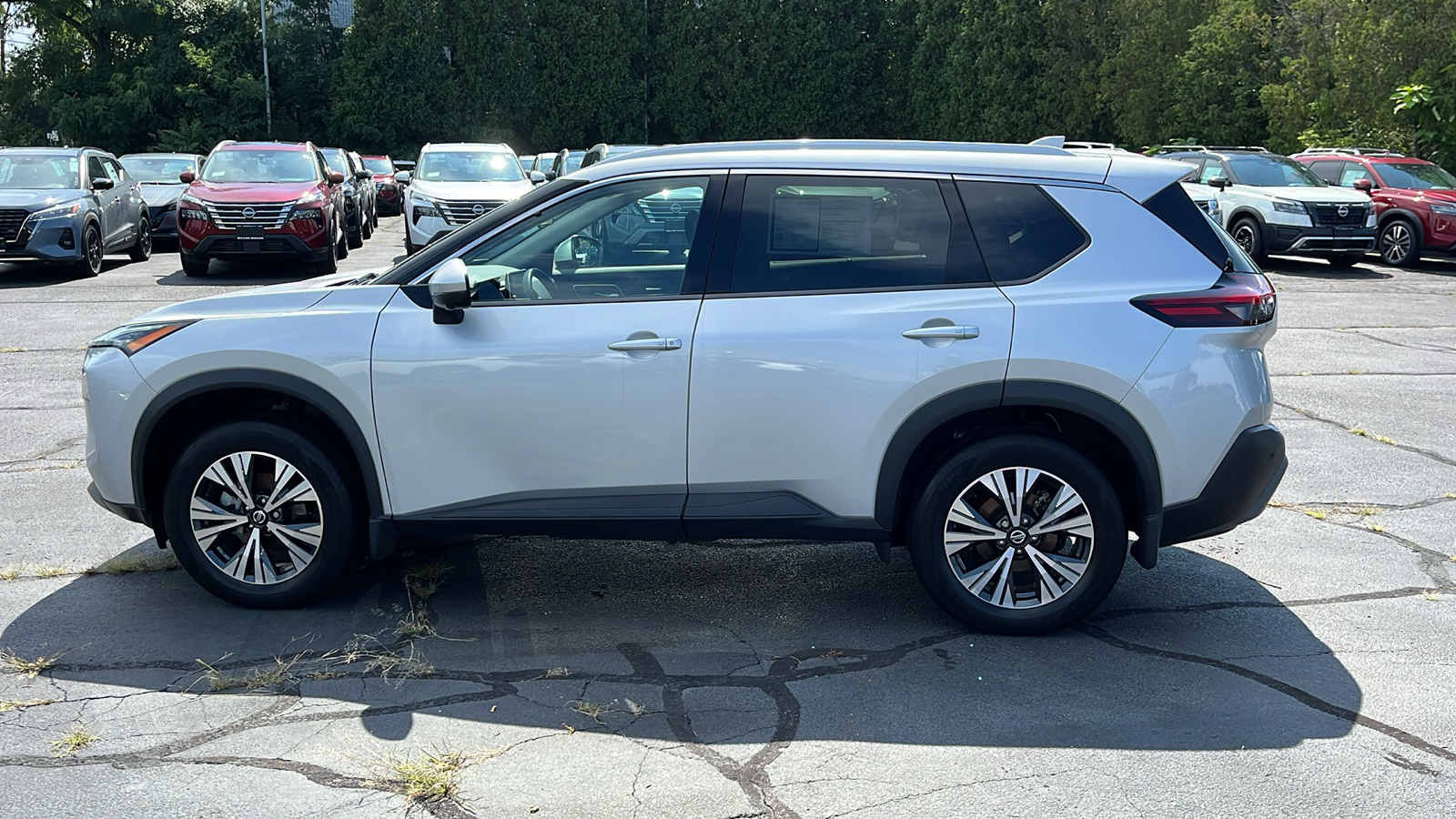 2021 Nissan Rogue SV 6