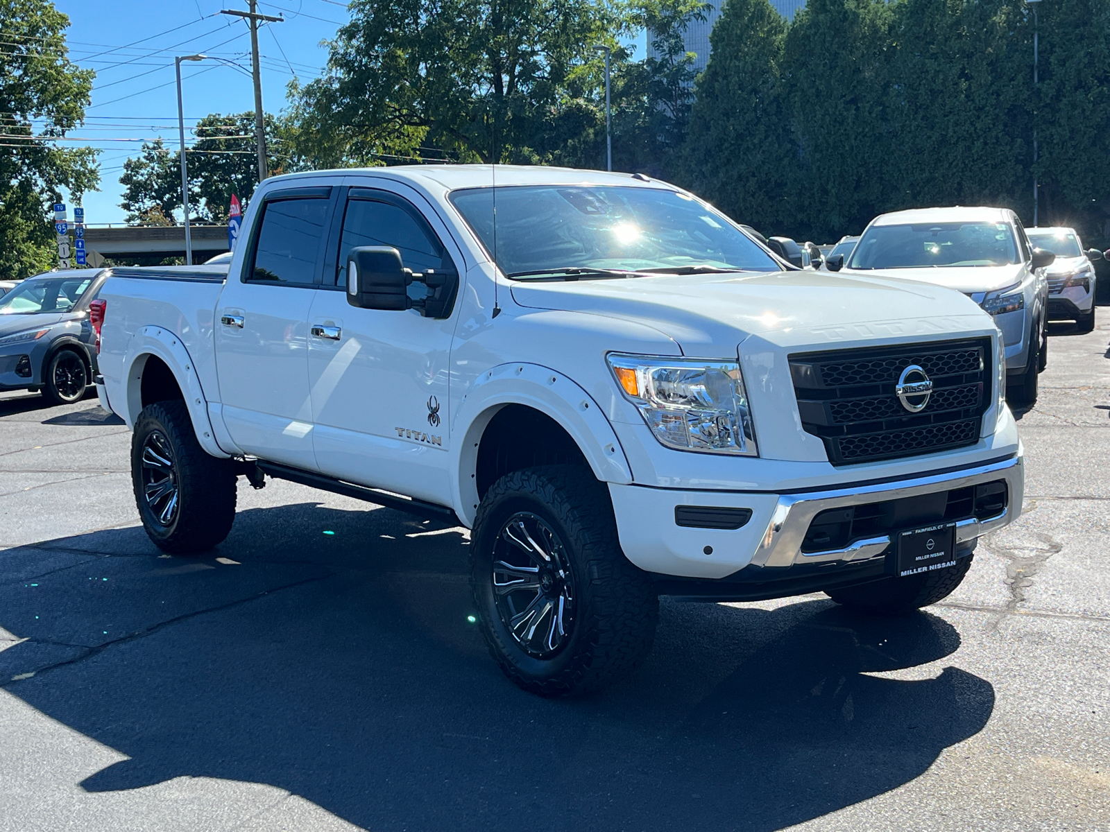 2021 Nissan Titan SV 1