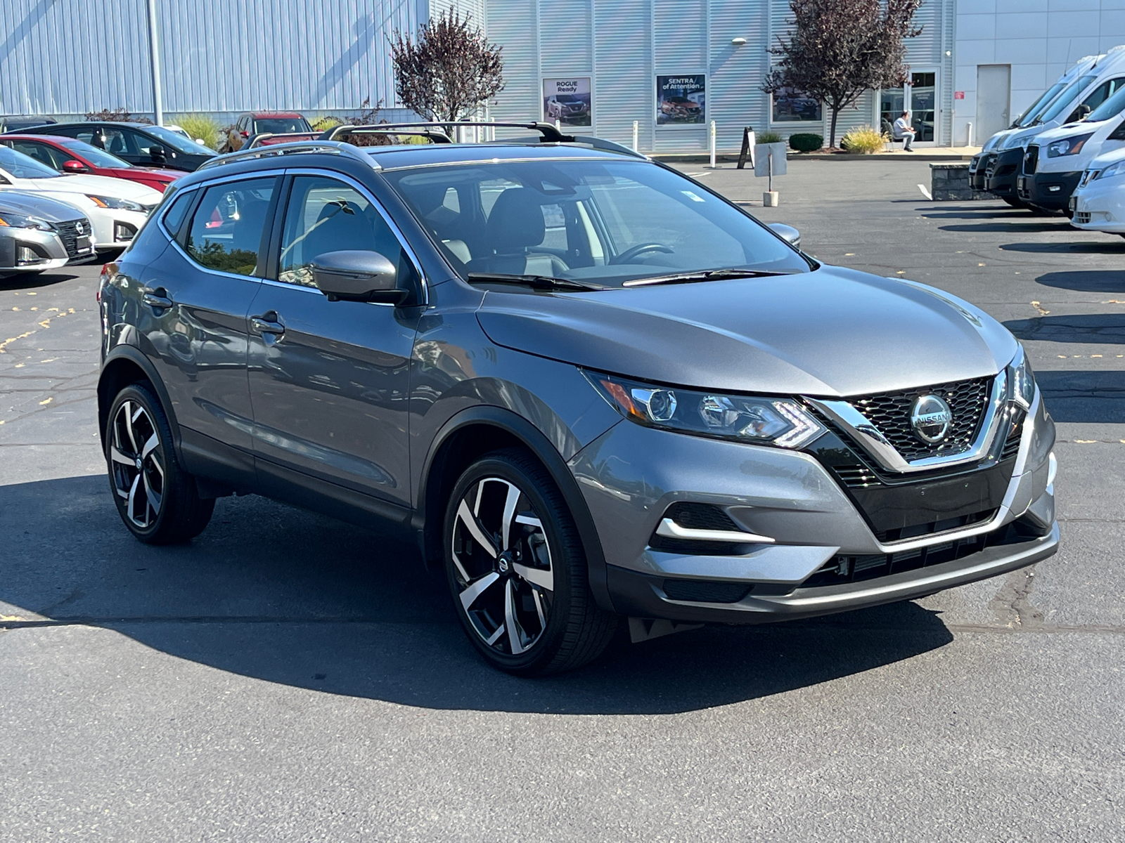 2022 Nissan Rogue Sport SL 1