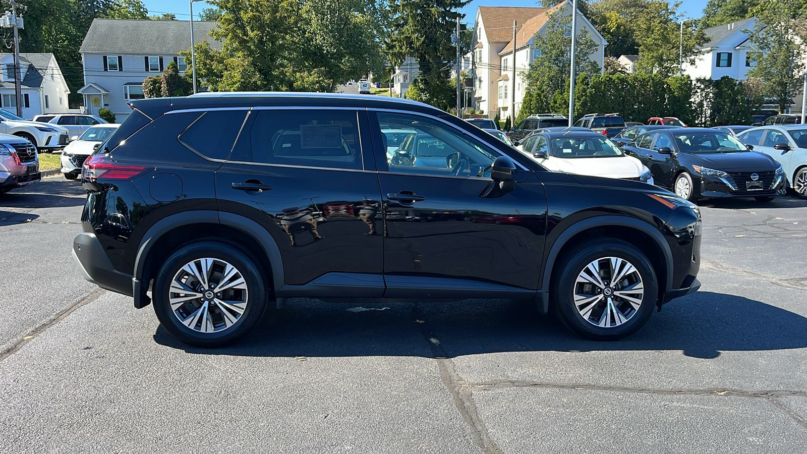 2021 Nissan Rogue SV 2