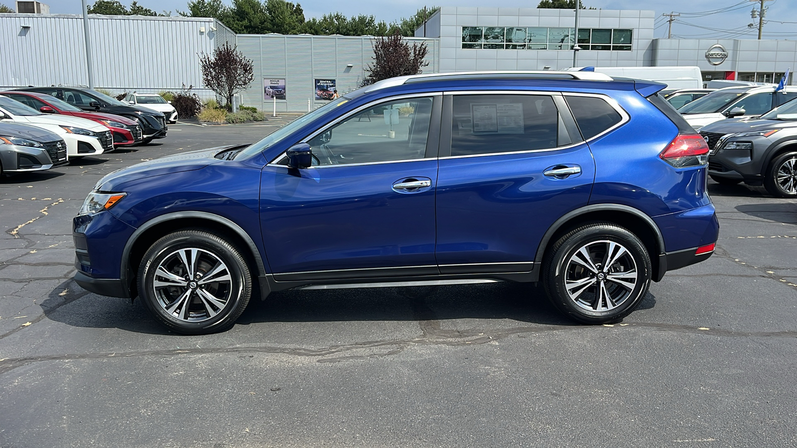 2020 Nissan Rogue SV 6