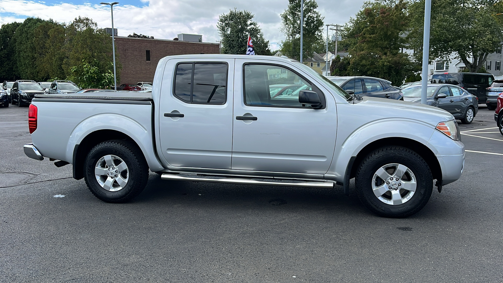 2012 Nissan Frontier SV 2