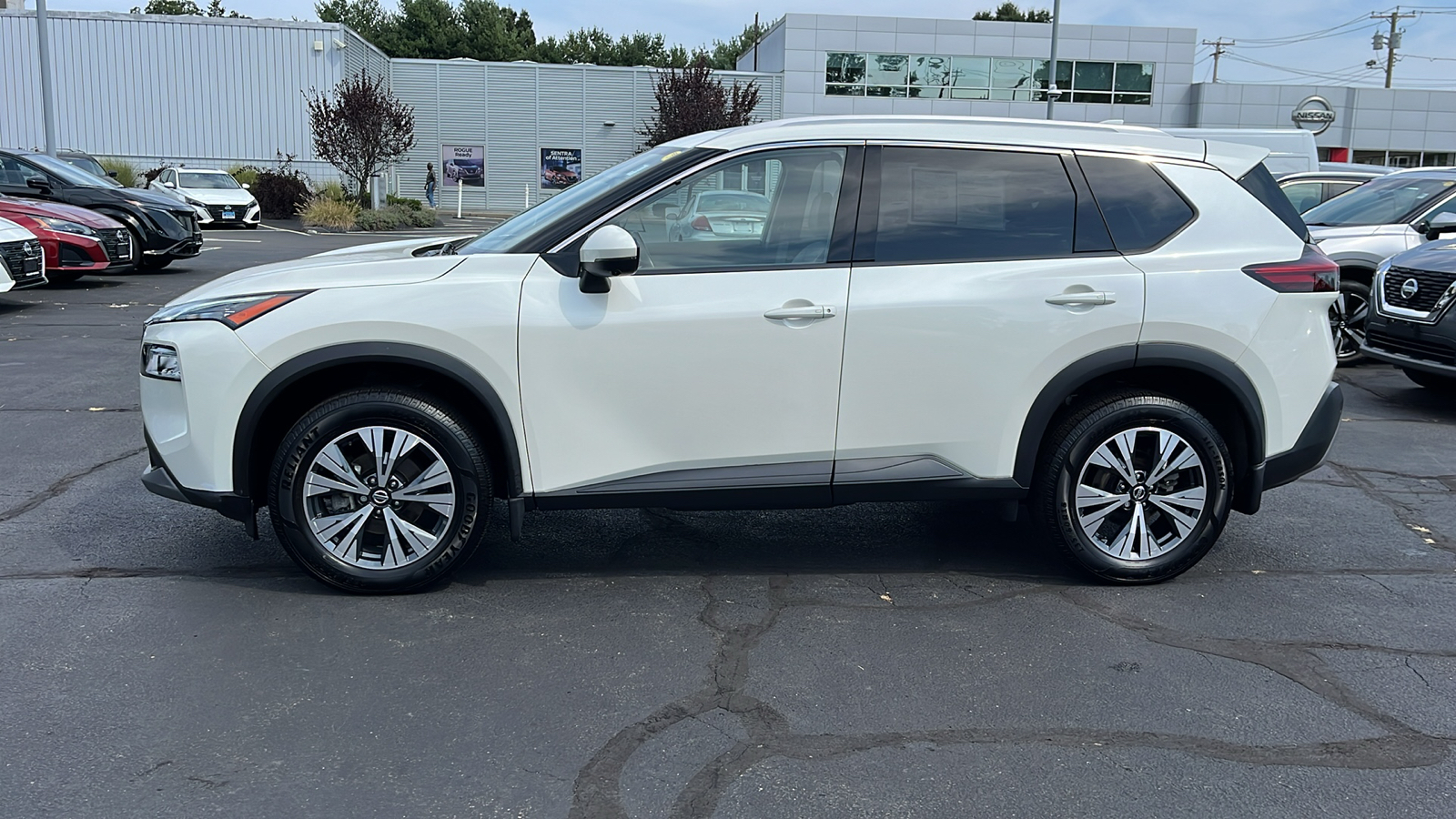 2021 Nissan Rogue SV 6